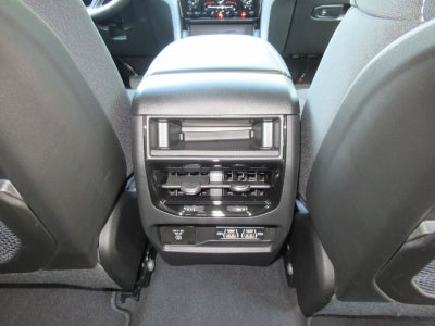 2027 Jeep Grand Cherokee GRAND CHEROKEE LAREDO X 4X2