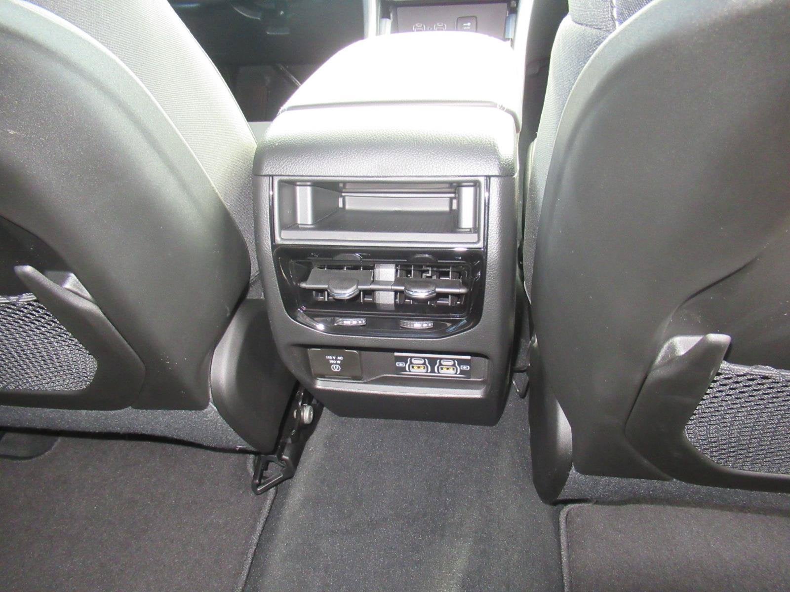 2027 Jeep Grand Cherokee GRAND CHEROKEE LAREDO X 4X2