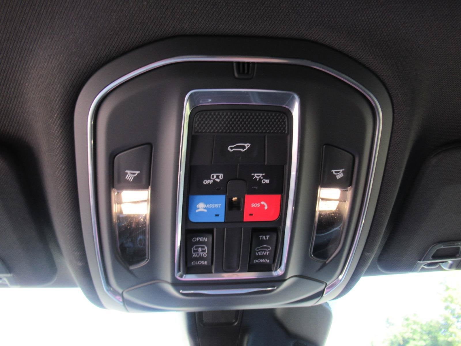 2027 Jeep Grand Cherokee GRAND CHEROKEE LAREDO X 4X2