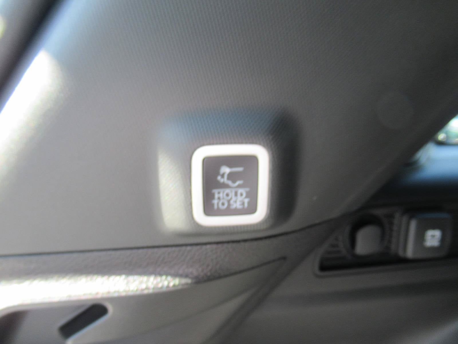2027 Jeep Grand Cherokee GRAND CHEROKEE LAREDO X 4X2