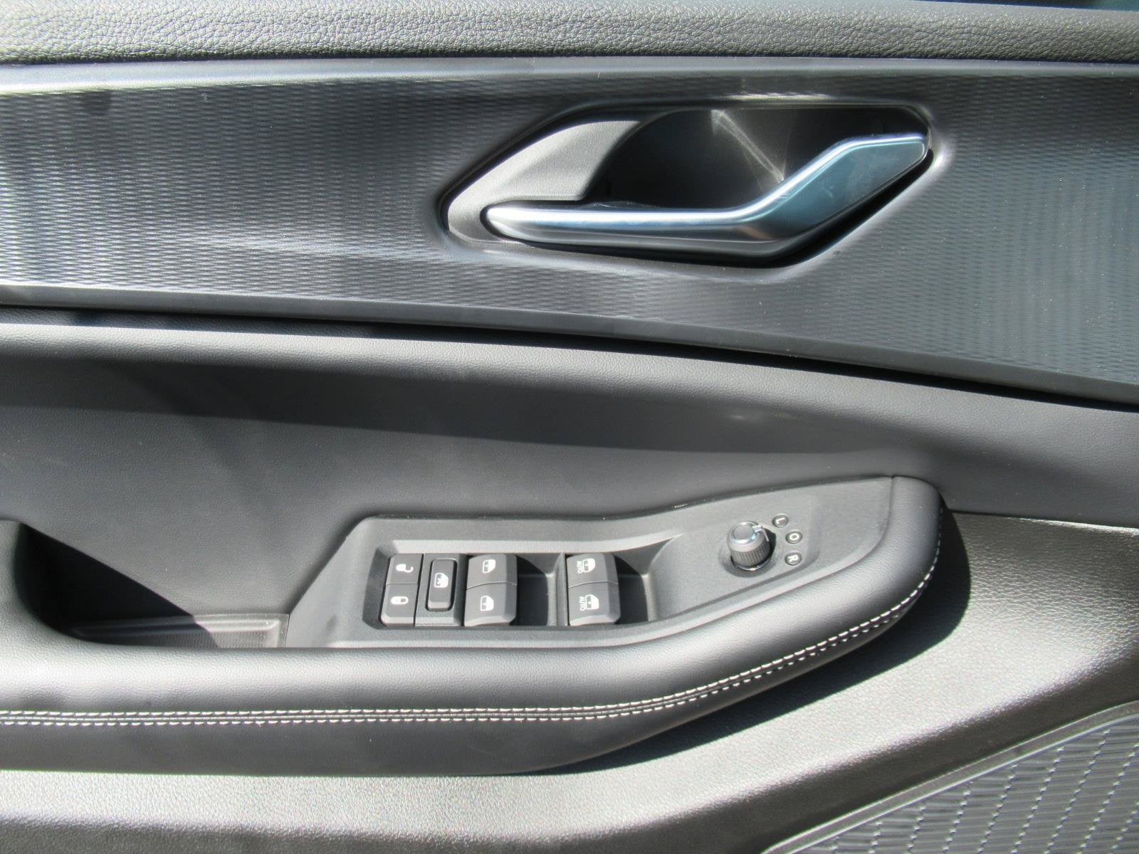 2027 Jeep Grand Cherokee GRAND CHEROKEE LAREDO X 4X2
