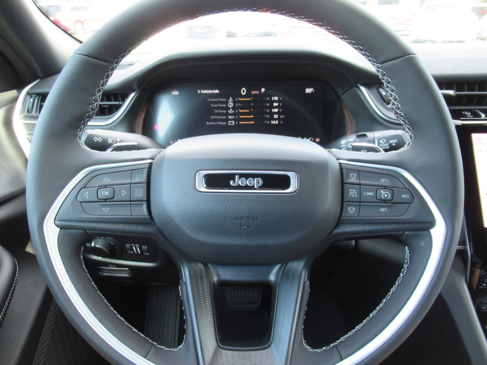 2027 Jeep Grand Cherokee GRAND CHEROKEE LAREDO X 4X2