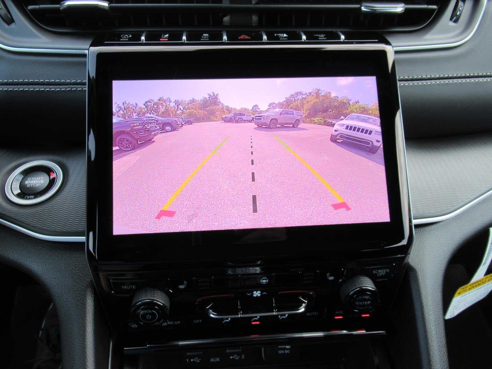 2027 Jeep Grand Cherokee GRAND CHEROKEE LAREDO X 4X2