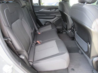 2027 Jeep Grand Cherokee GRAND CHEROKEE LAREDO X 4X2