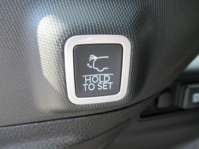 2027 Jeep Grand Cherokee GRAND CHEROKEE LAREDO X 4X2