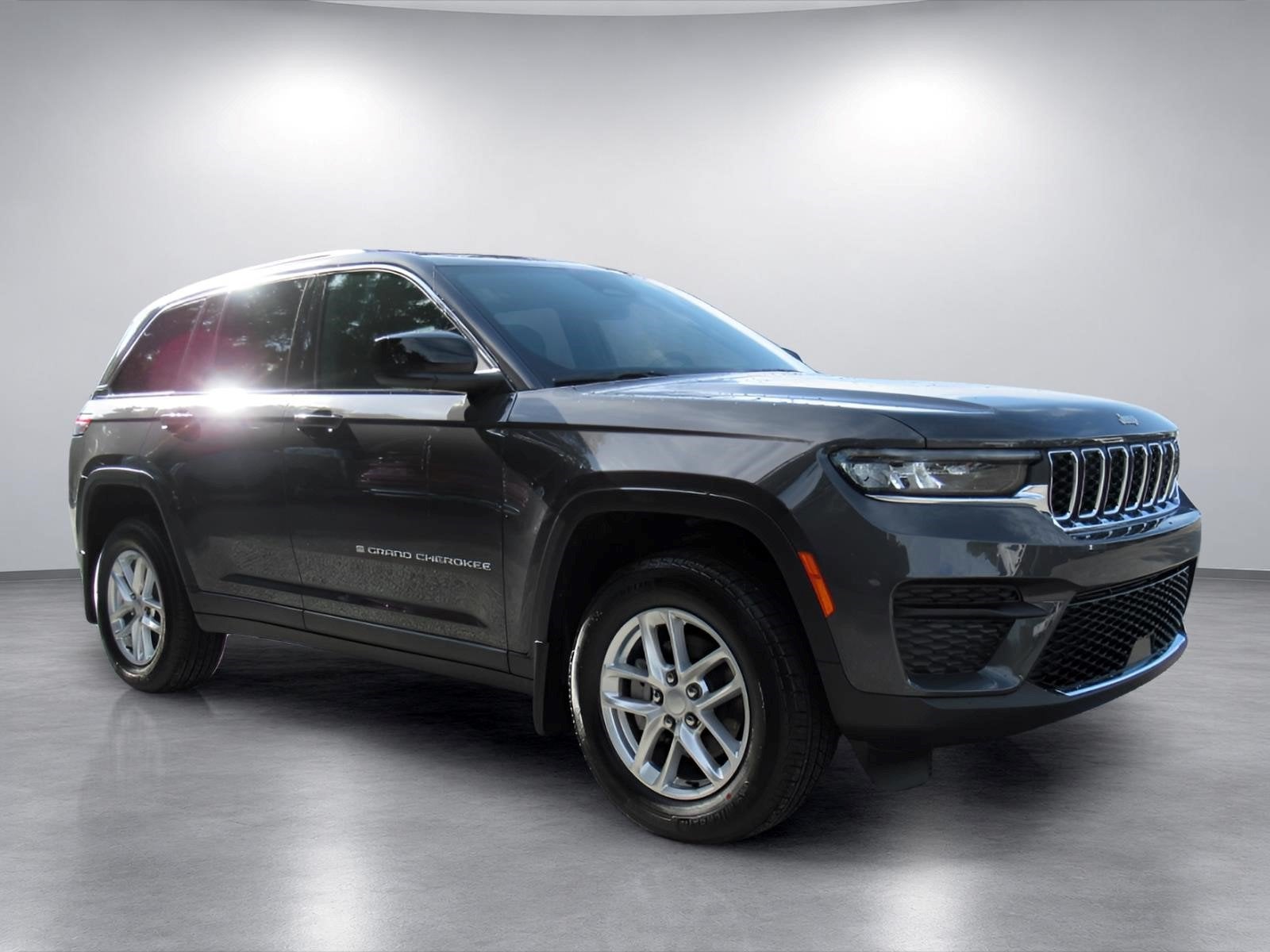 2026 Jeep Grand Cherokee GRAND CHEROKEE LAREDO X 4X2