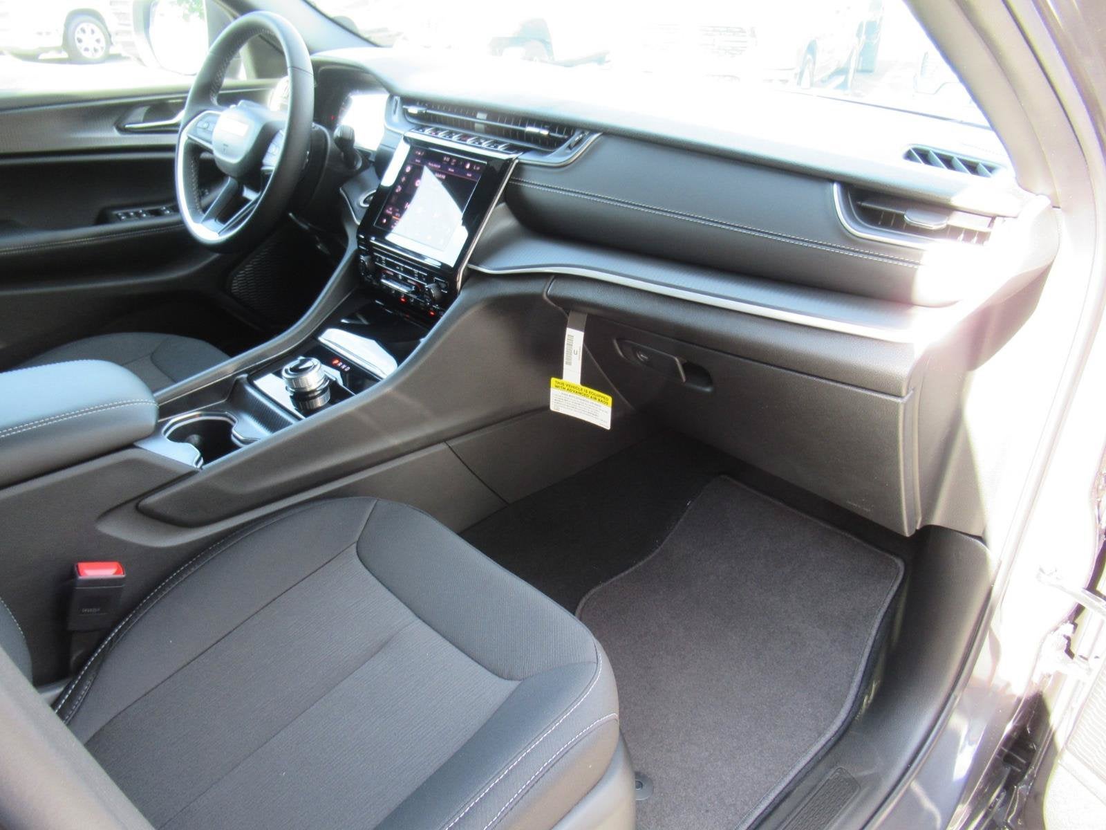 2026 Jeep Grand Cherokee GRAND CHEROKEE LAREDO X 4X2