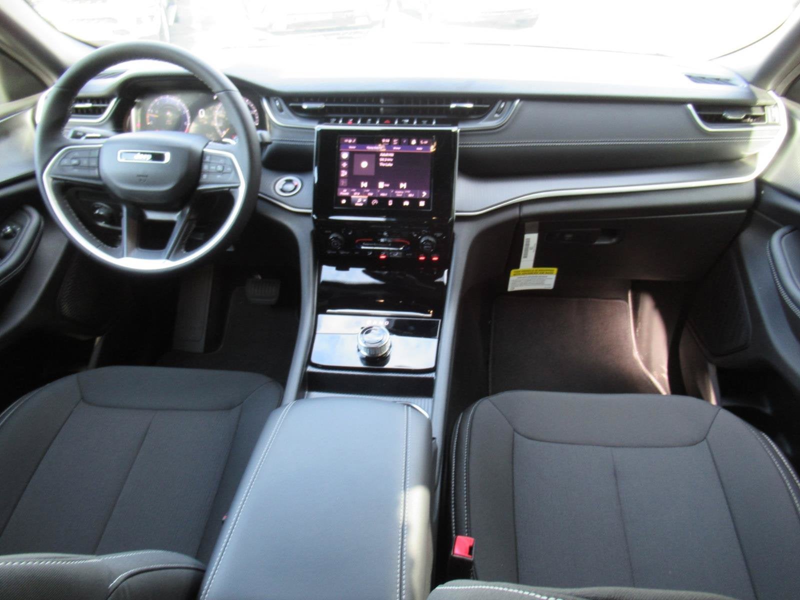 2026 Jeep Grand Cherokee GRAND CHEROKEE LAREDO X 4X2
