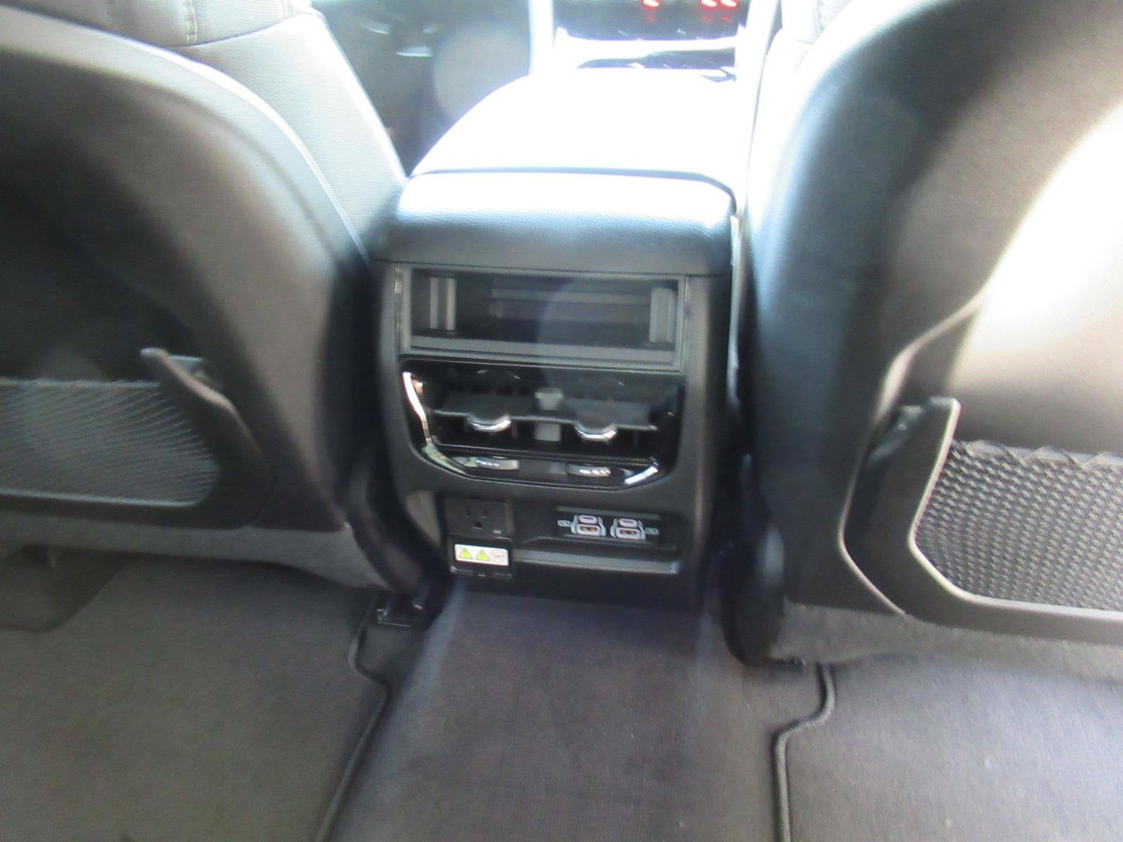 2026 Jeep Grand Cherokee GRAND CHEROKEE LAREDO X 4X2