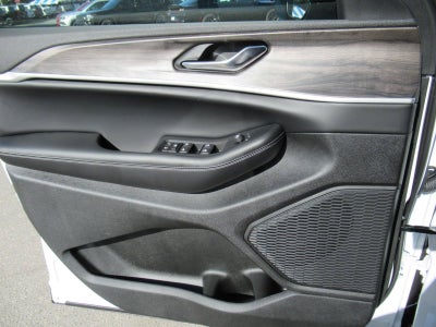 2027 Jeep Grand Cherokee GRAND CHEROKEE LAREDO ALTITUDE 4X2