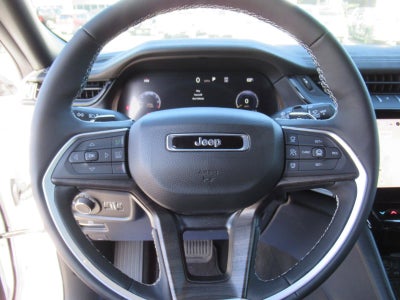 2027 Jeep Grand Cherokee GRAND CHEROKEE LAREDO ALTITUDE 4X2