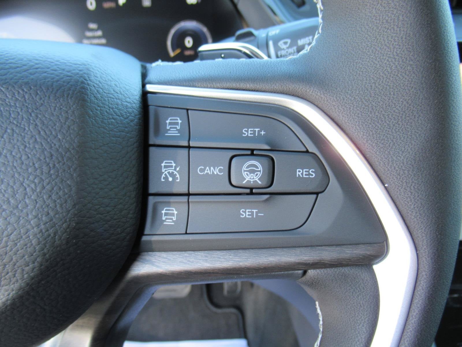 2027 Jeep Grand Cherokee GRAND CHEROKEE LAREDO ALTITUDE 4X2