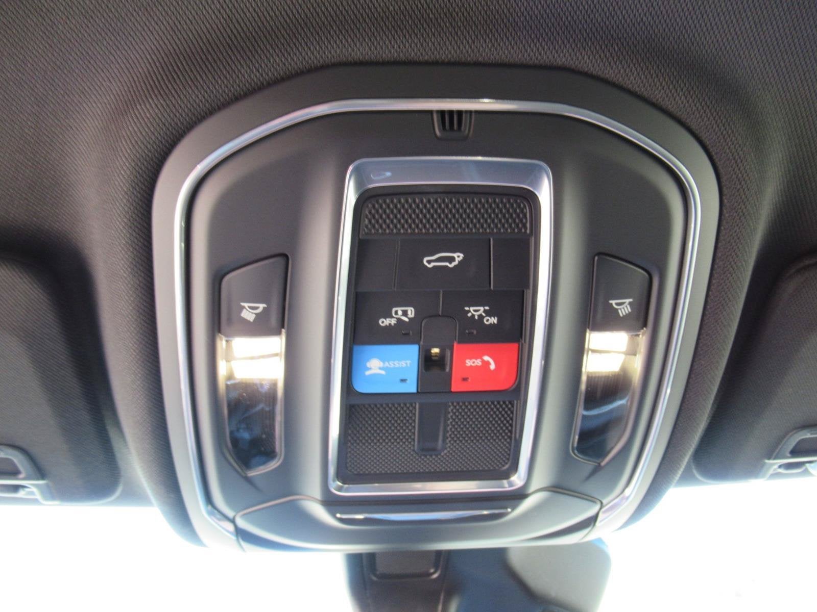 2027 Jeep Grand Cherokee GRAND CHEROKEE LAREDO ALTITUDE 4X2