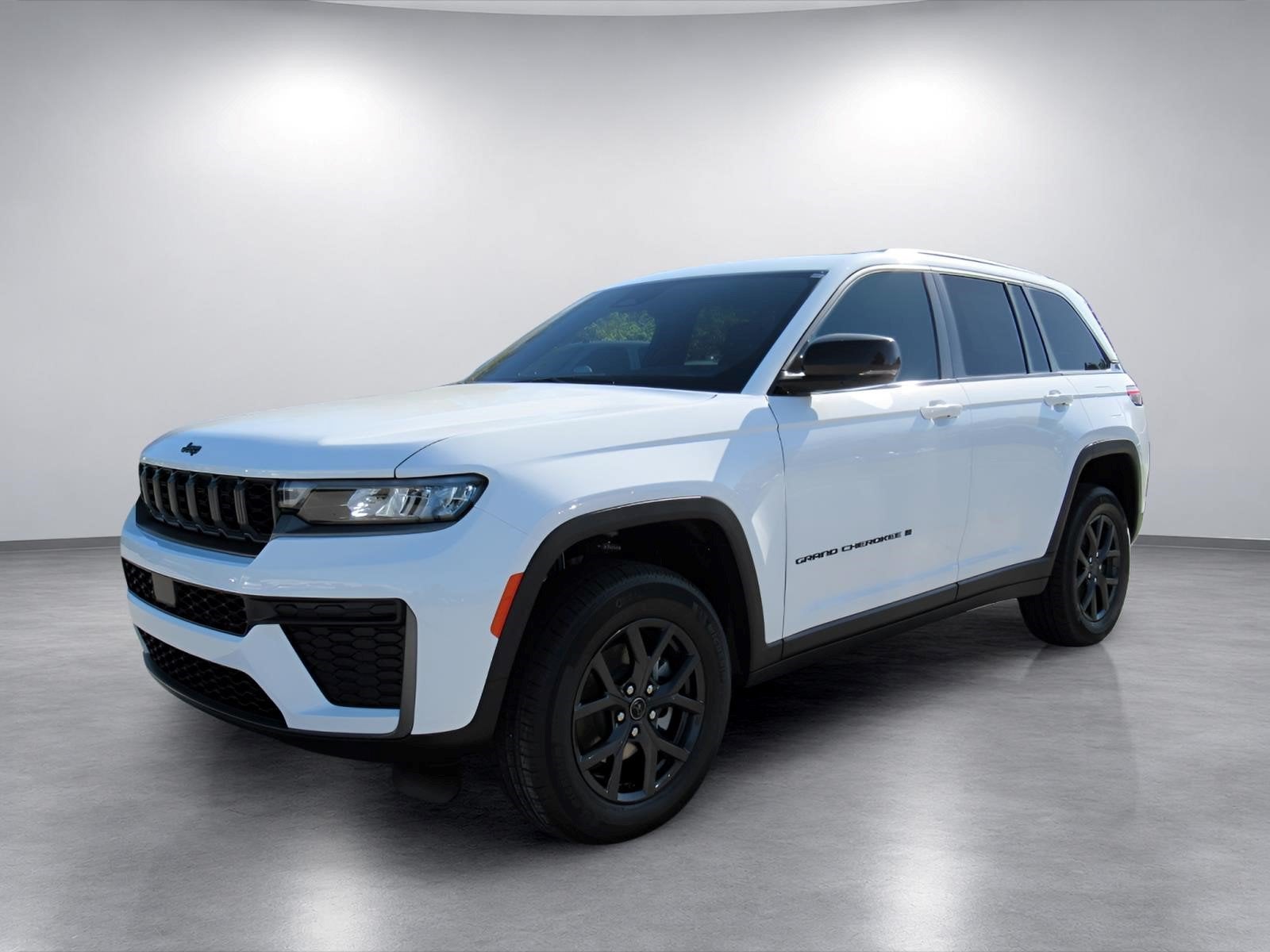 2027 Jeep Grand Cherokee GRAND CHEROKEE LAREDO ALTITUDE 4X2