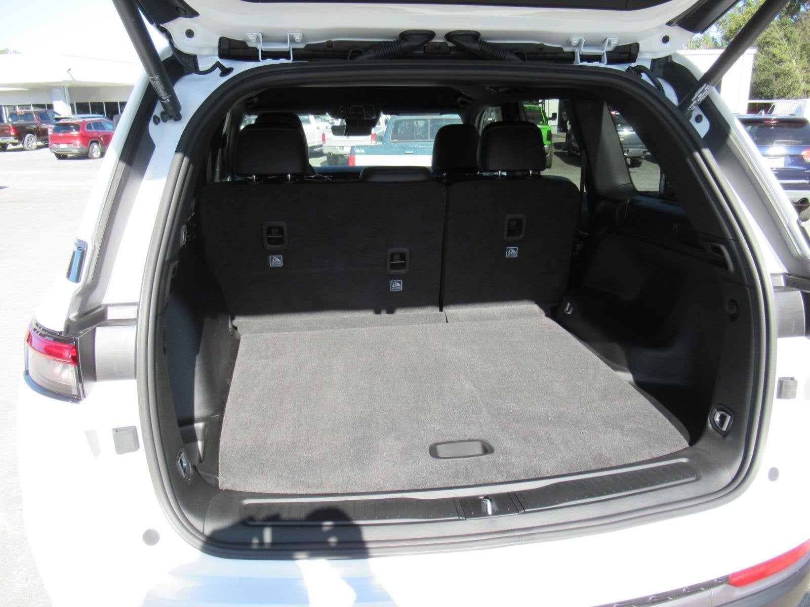 2027 Jeep Grand Cherokee GRAND CHEROKEE LAREDO ALTITUDE 4X2