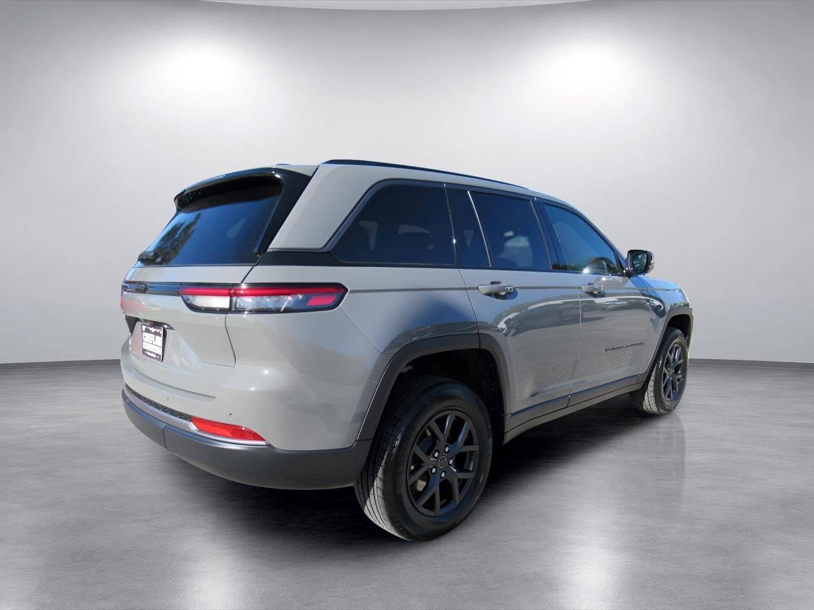 2027 Jeep Grand Cherokee GRAND CHEROKEE LAREDO ALTITUDE 4X2