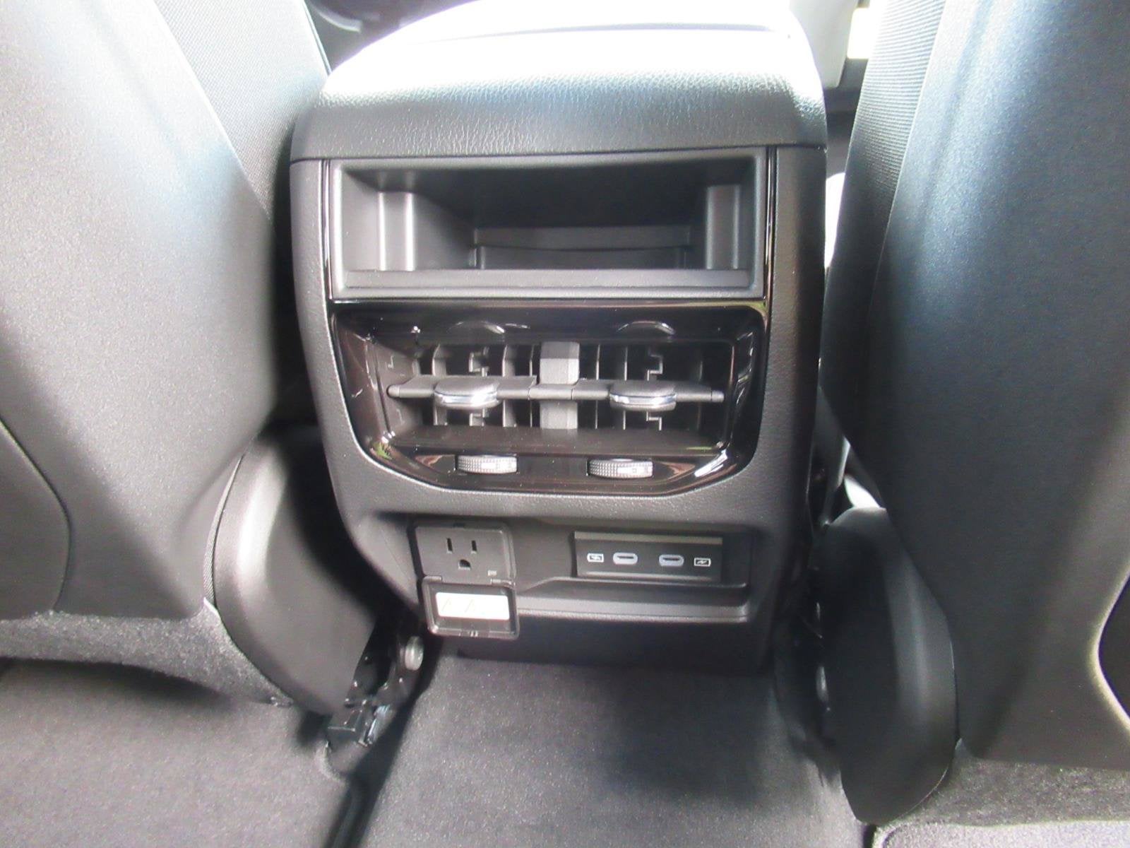 2026 Jeep Grand Cherokee GRAND CHEROKEE LAREDO ALTITUDE 4X2
