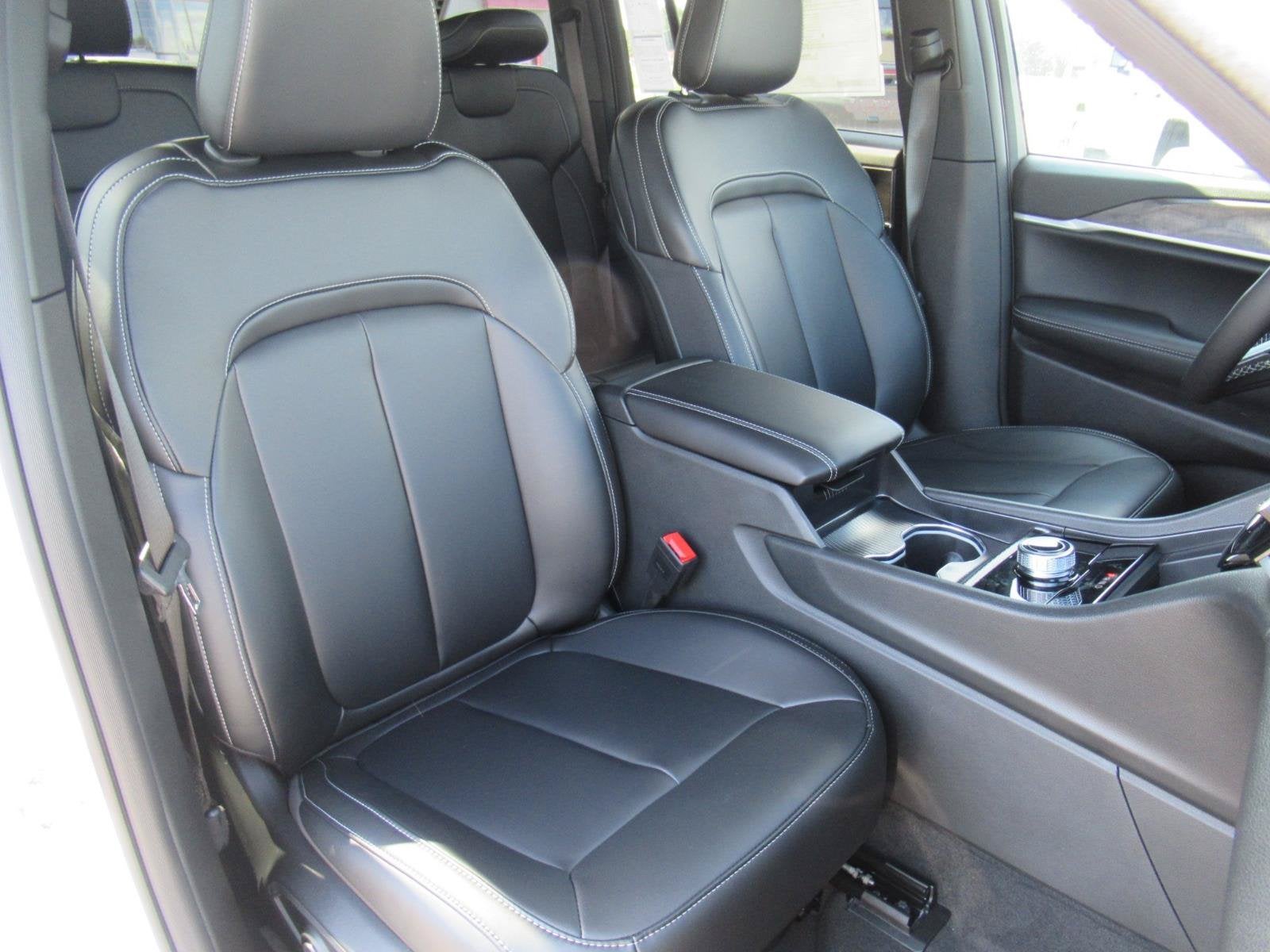 2027 Jeep Grand Cherokee GRAND CHEROKEE LIMITED 4X2