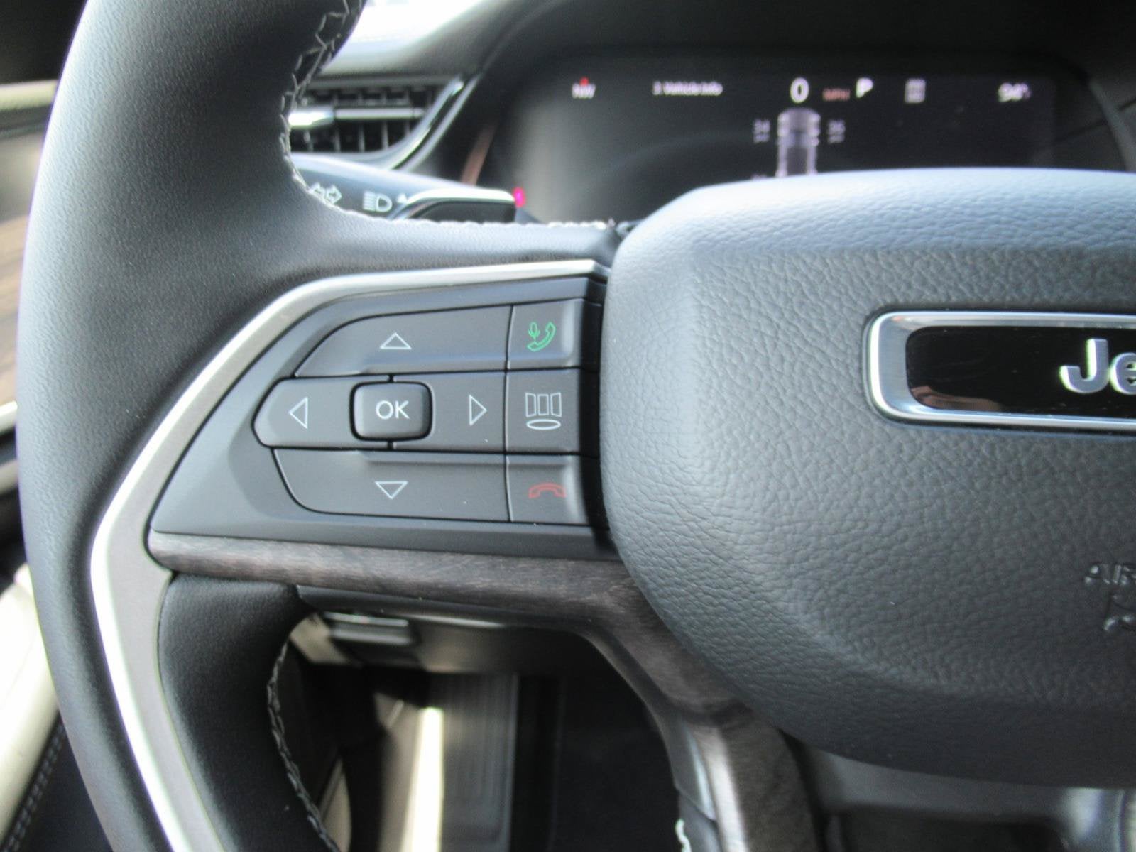 2027 Jeep Grand Cherokee GRAND CHEROKEE LIMITED 4X2