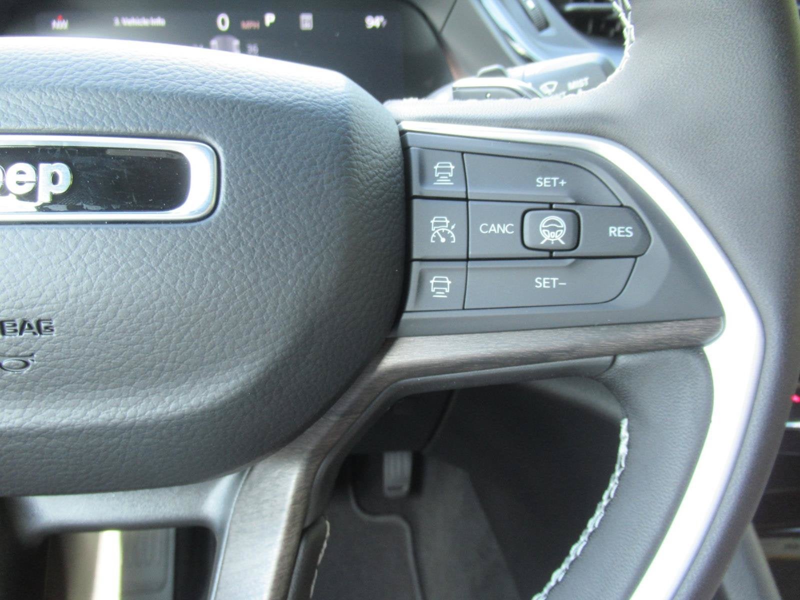 2027 Jeep Grand Cherokee GRAND CHEROKEE LIMITED 4X2