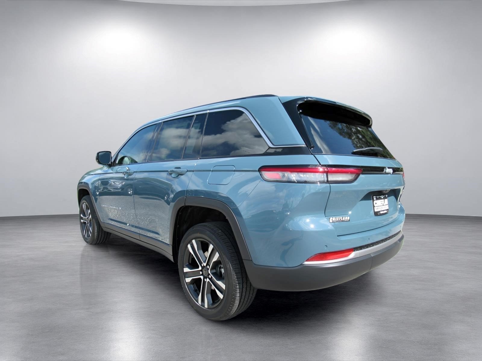 2027 Jeep Grand Cherokee GRAND CHEROKEE LIMITED 4X2