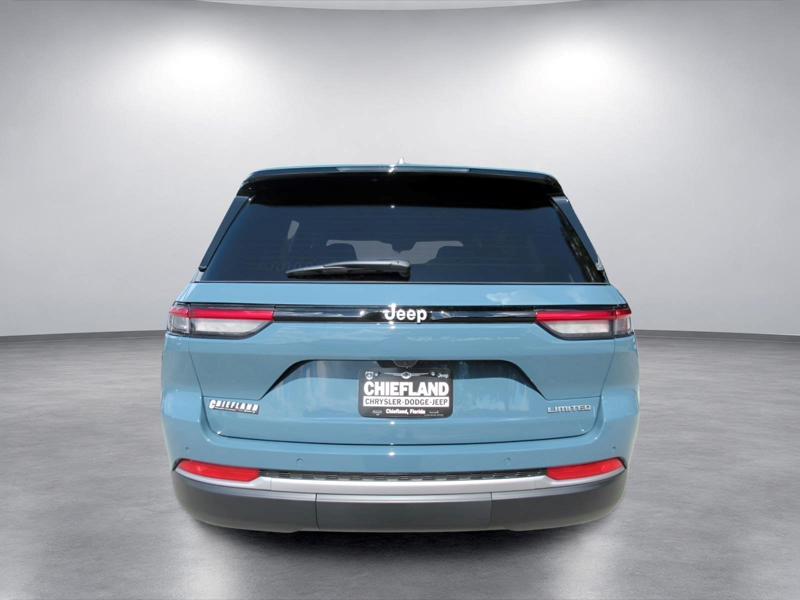 2027 Jeep Grand Cherokee GRAND CHEROKEE LIMITED 4X2
