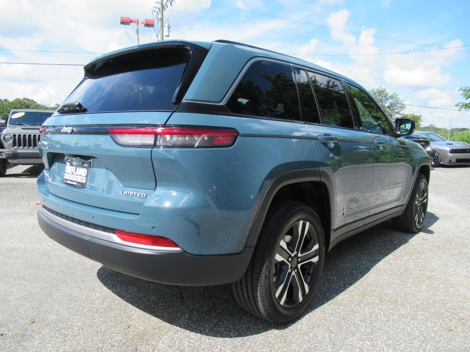 2027 Jeep Grand Cherokee GRAND CHEROKEE LIMITED 4X2