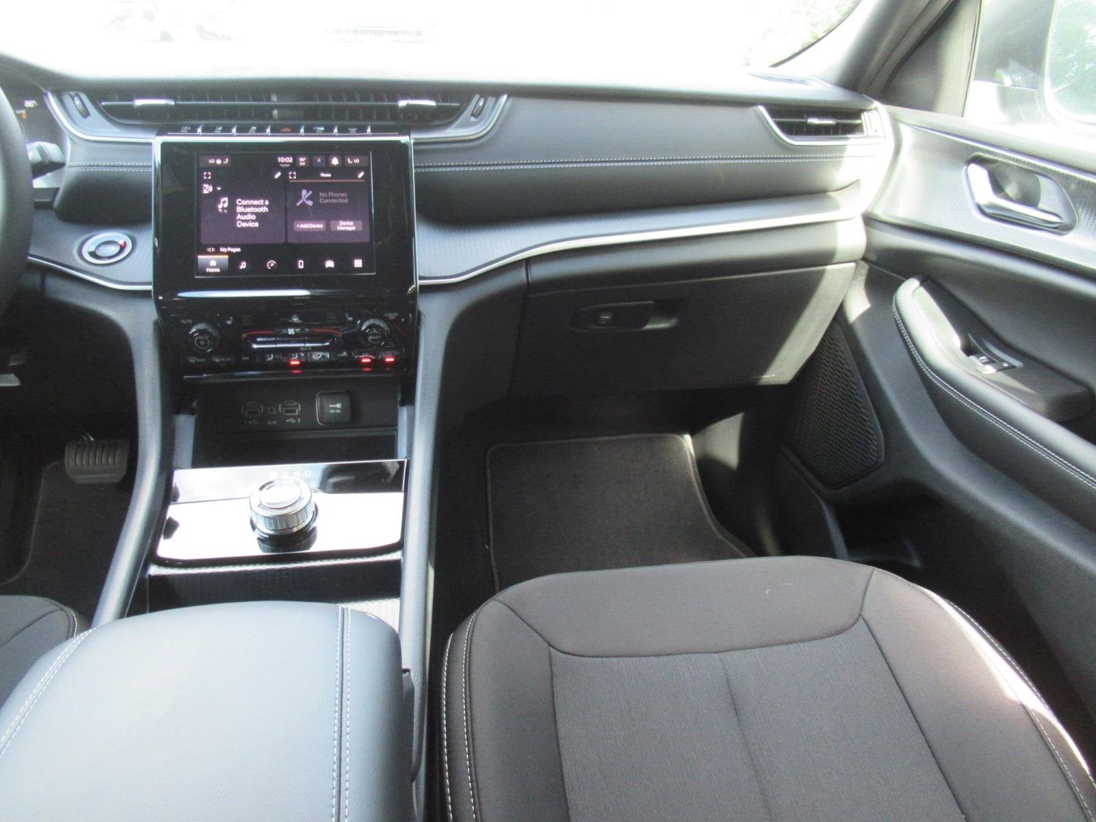 2026 Jeep Grand Cherokee GRAND CHEROKEE L LAREDO X 4X2