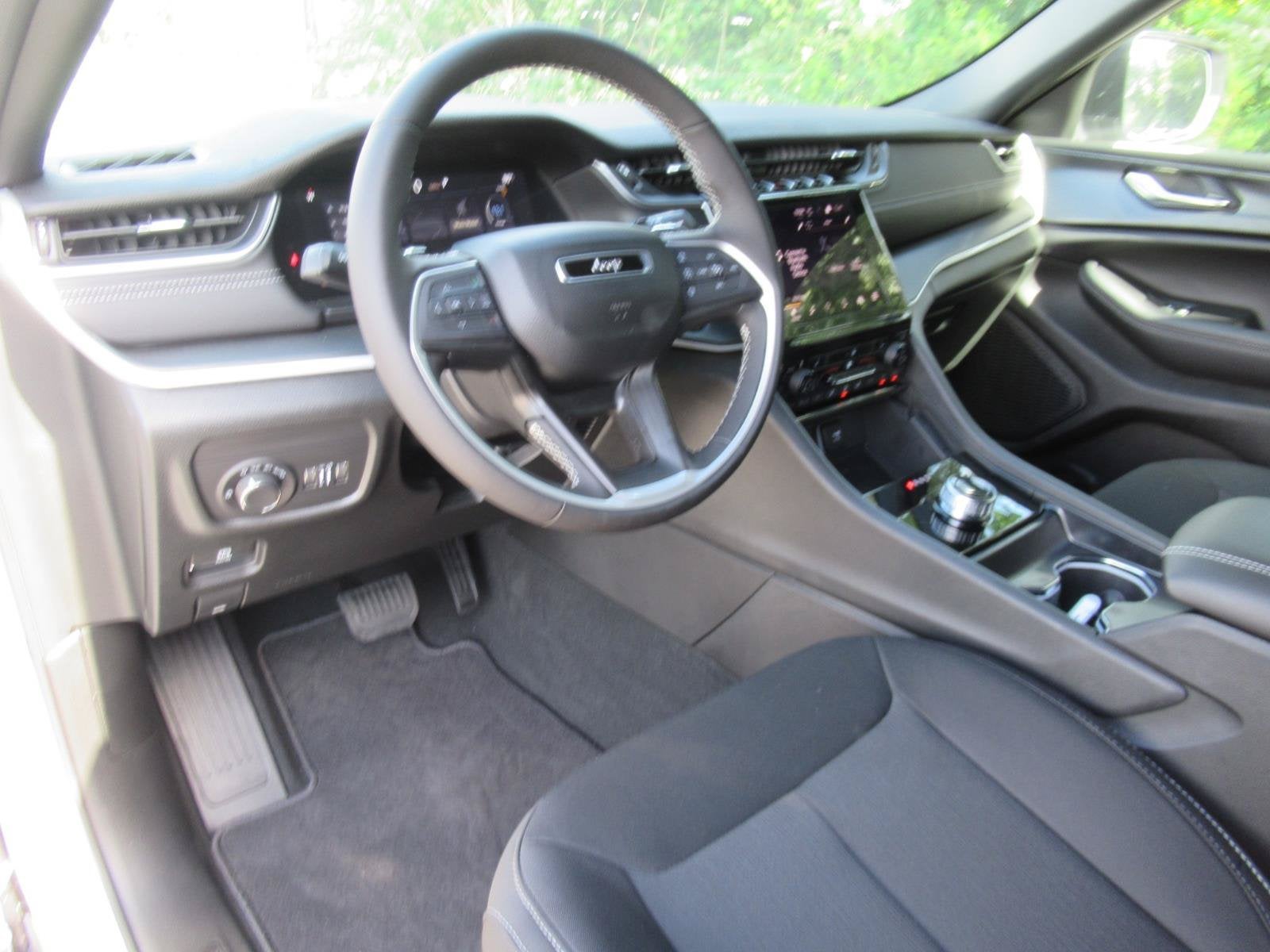 2026 Jeep Grand Cherokee GRAND CHEROKEE L LAREDO X 4X2