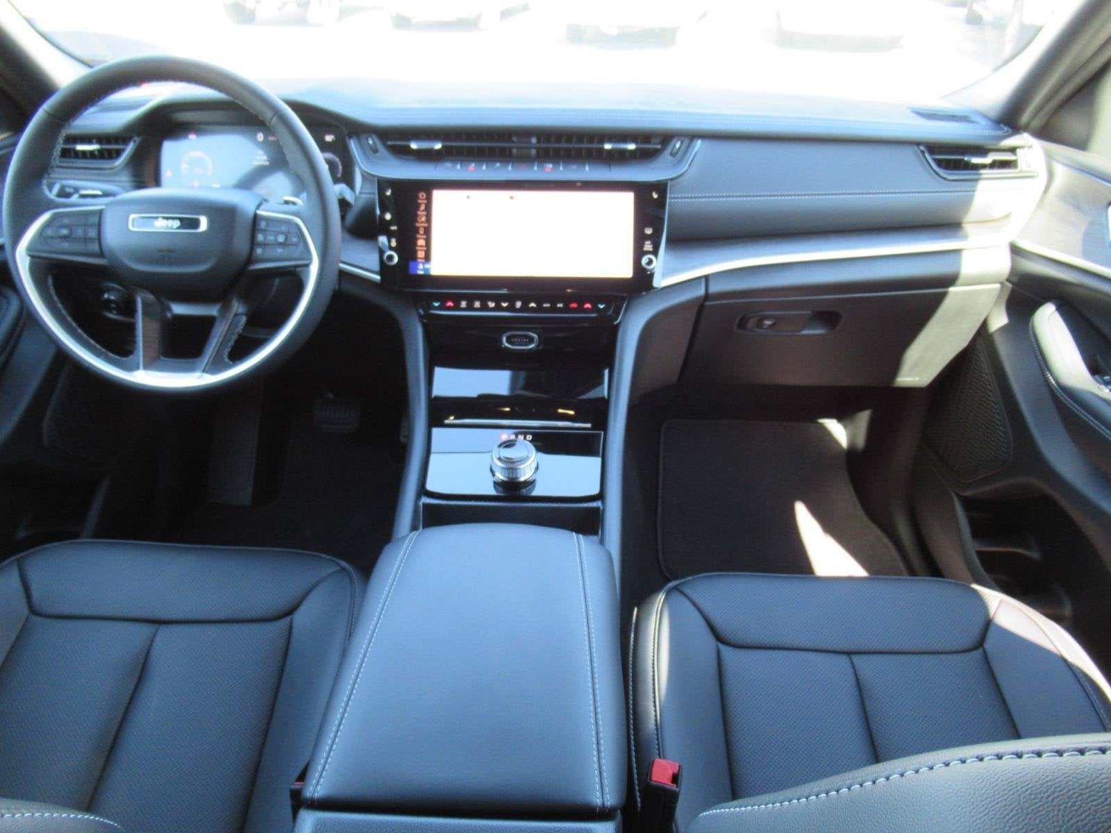 2027 Jeep Grand Cherokee GRAND CHEROKEE L LIMITED 4X2