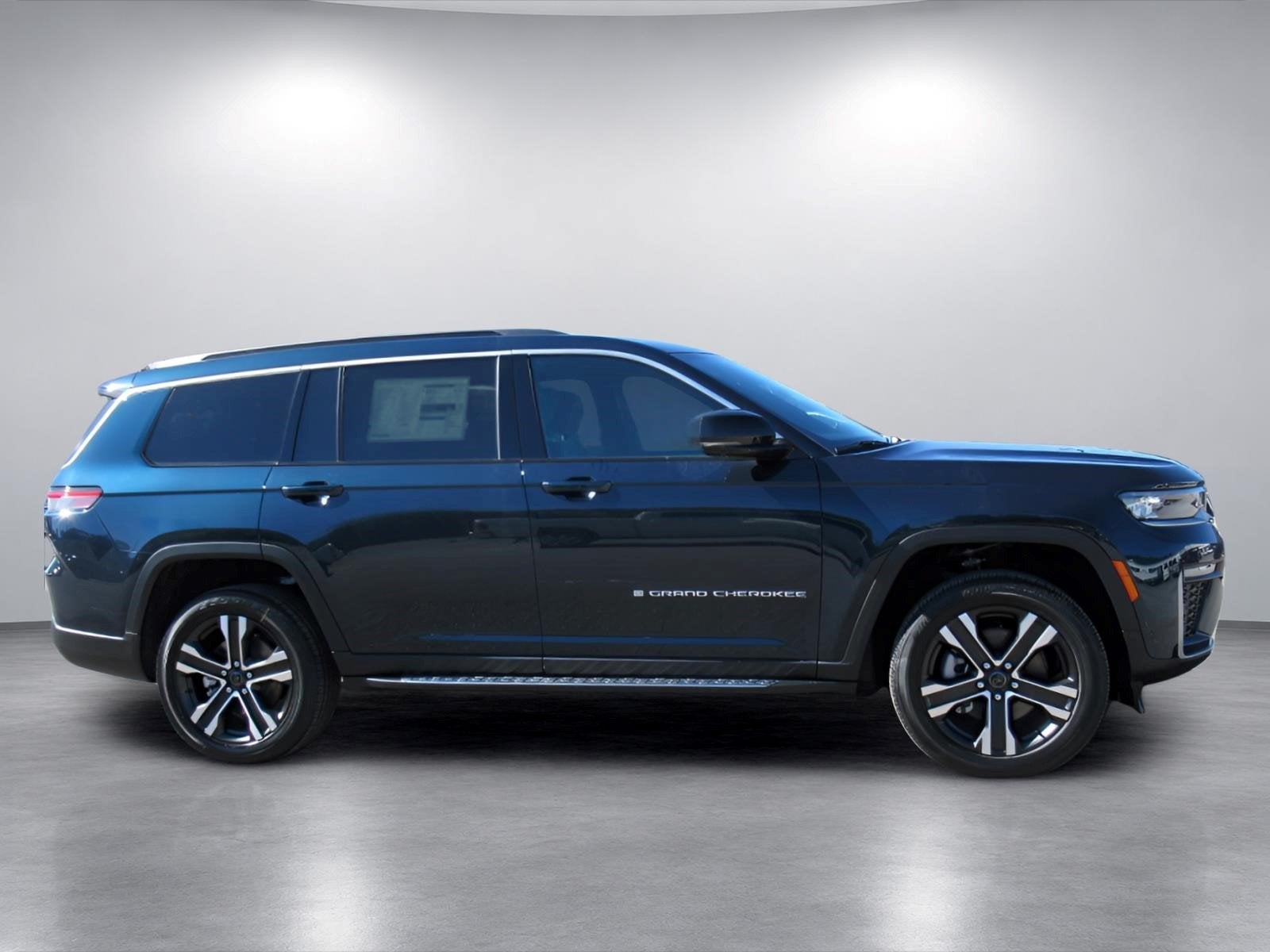2027 Jeep Grand Cherokee GRAND CHEROKEE L LIMITED 4X2