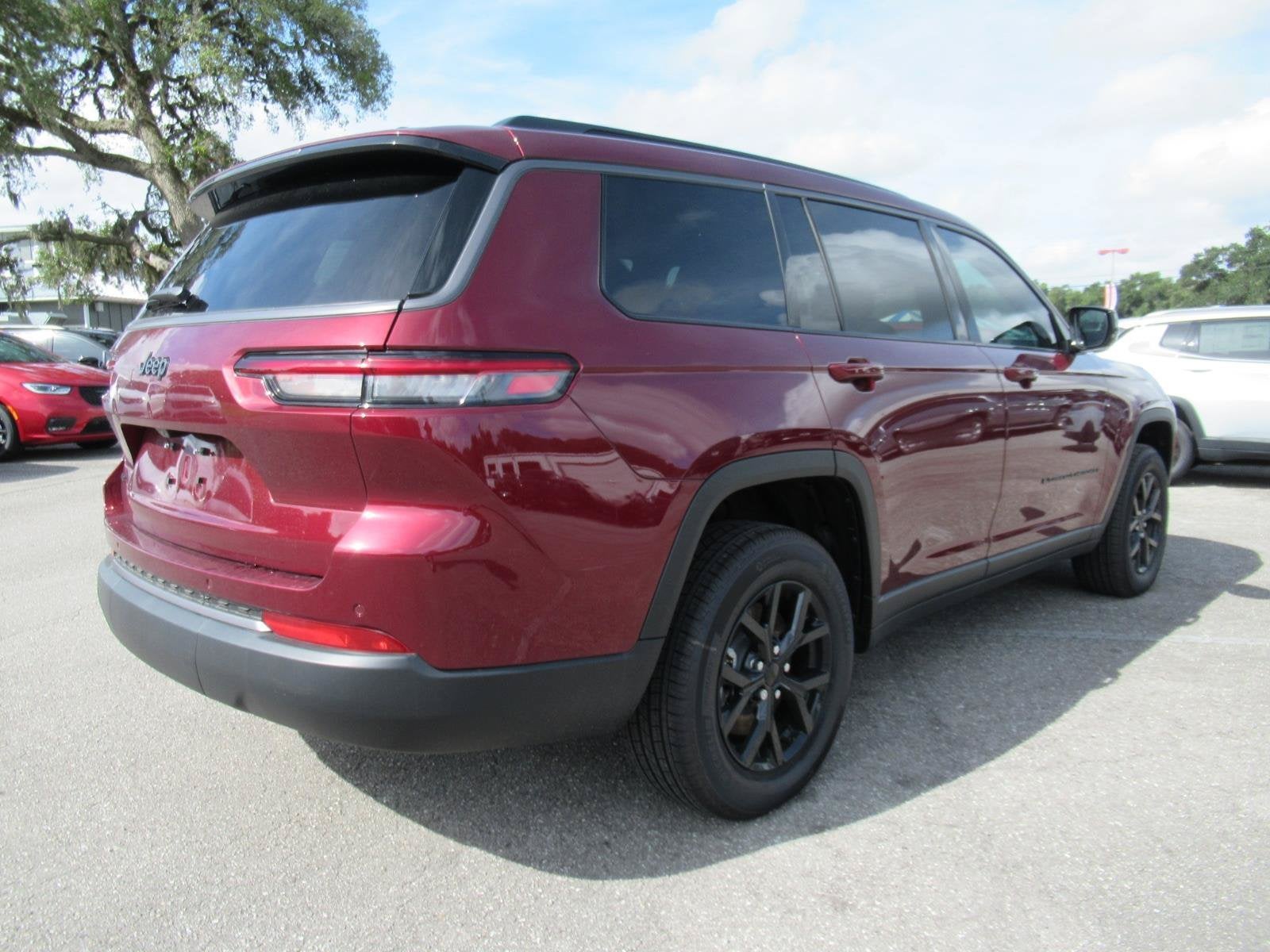 2026 Jeep Grand Cherokee GRAND CHEROKEE L LAREDO ALTITUDE 4X4