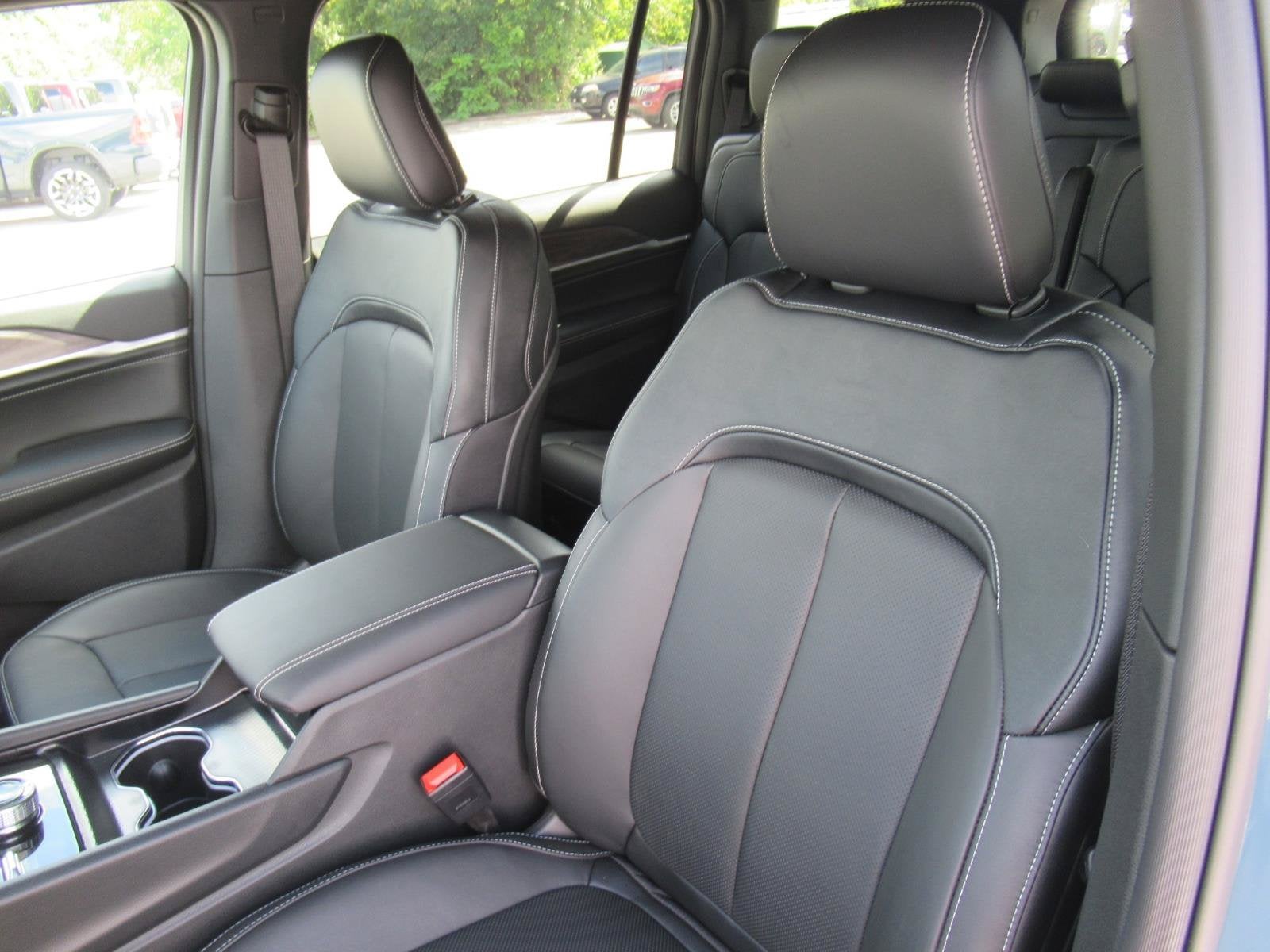 2027 Jeep Grand Cherokee GRAND CHEROKEE L LIMITED RESERVE 4X4
