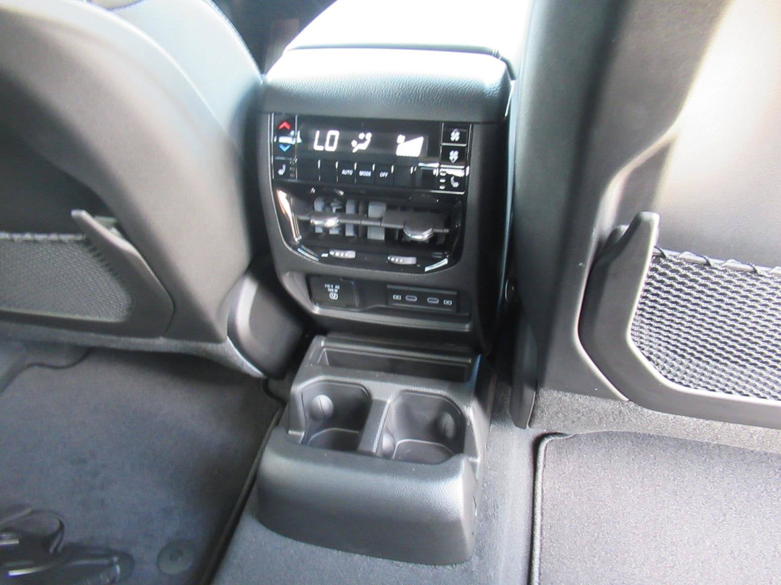 2027 Jeep Grand Cherokee GRAND CHEROKEE L LIMITED RESERVE 4X4