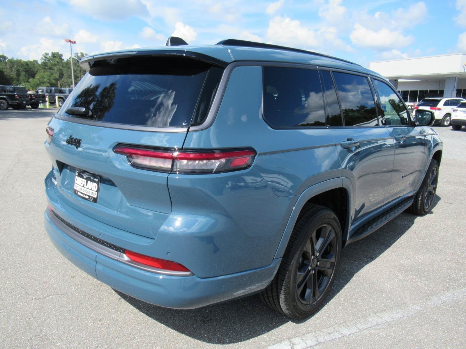 2027 Jeep Grand Cherokee GRAND CHEROKEE L LIMITED RESERVE 4X4