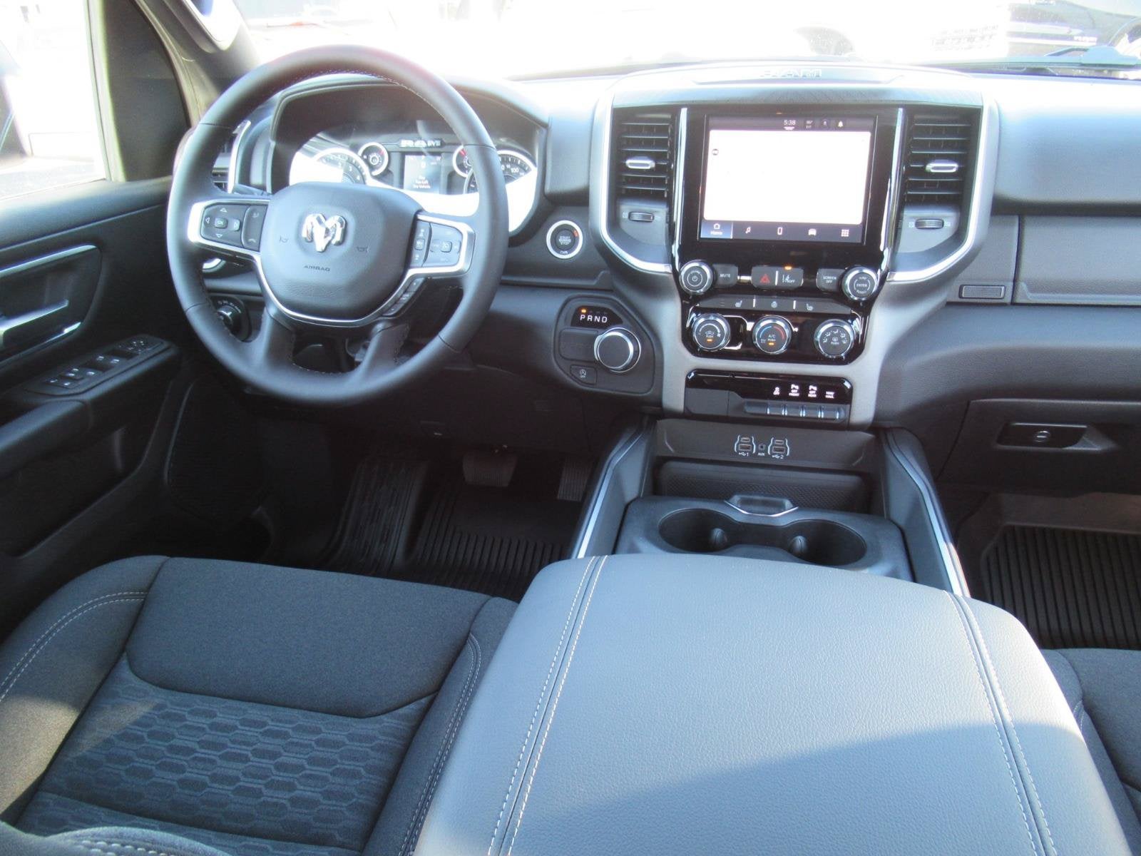 2027 RAM Ram 1500 RAM 1500 BIG HORN CREW CAB 4X2 5'7' BOX