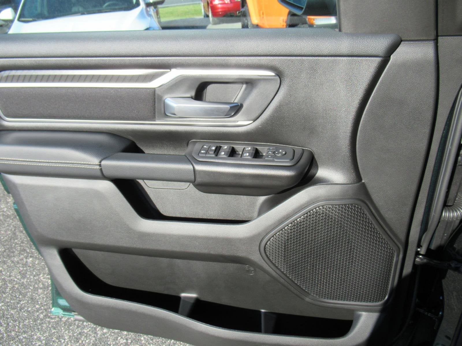 2027 RAM Ram 1500 RAM 1500 BIG HORN CREW CAB 4X2 5'7' BOX