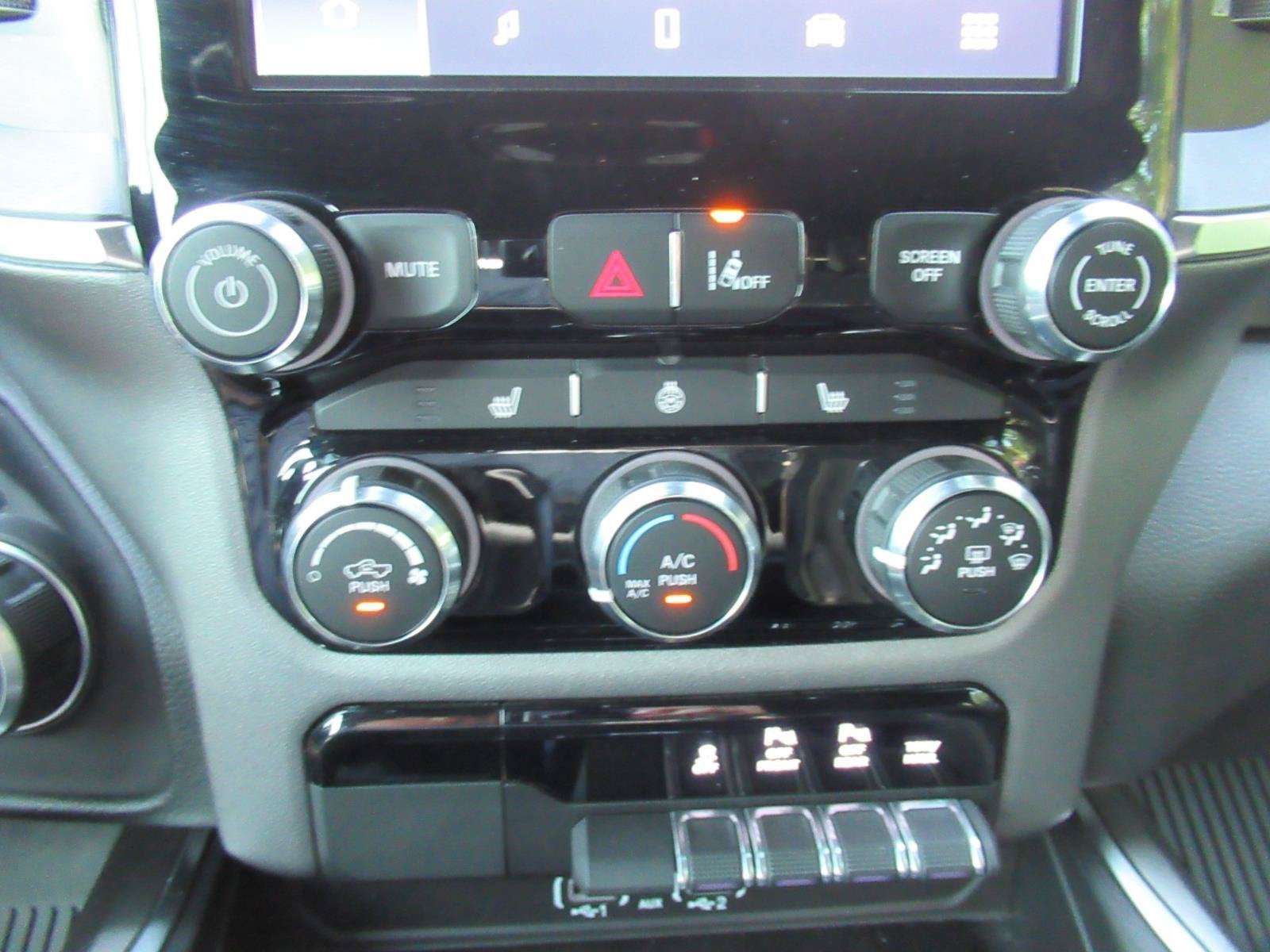 2025 RAM 1500 Big Horn Crew Cab 4x4 6'4' Box