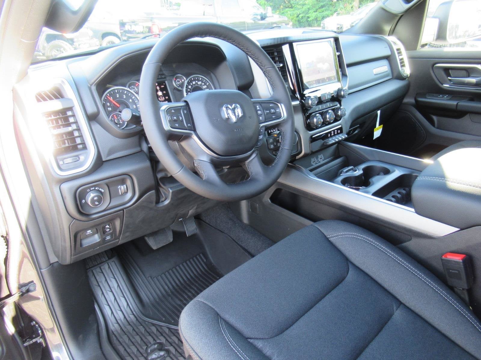 2027 RAM Ram 1500 RAM 1500 BIG HORN CREW CAB 4X4 5'7' BOX