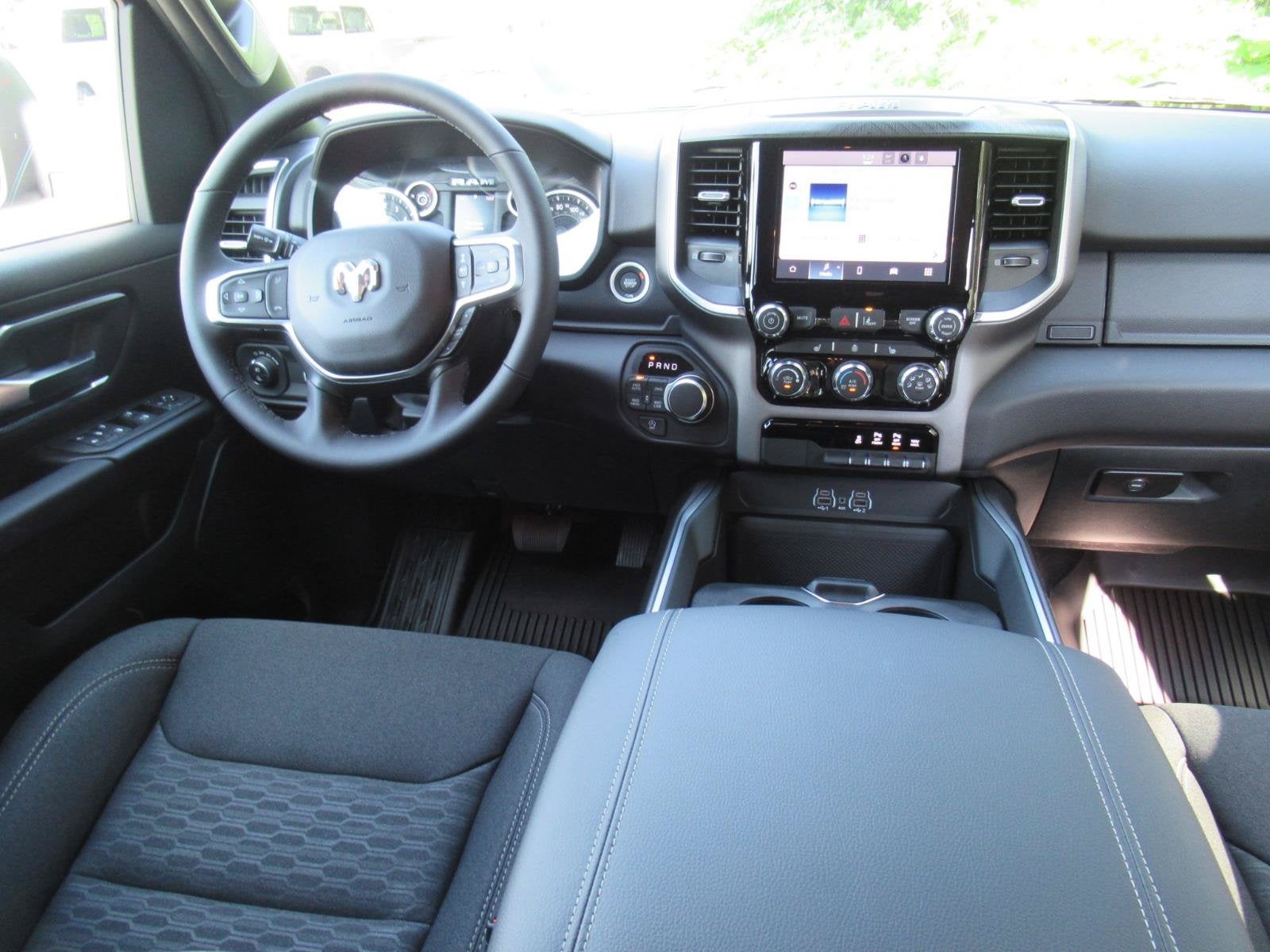 2027 RAM Ram 1500 RAM 1500 BIG HORN CREW CAB 4X4 5'7' BOX