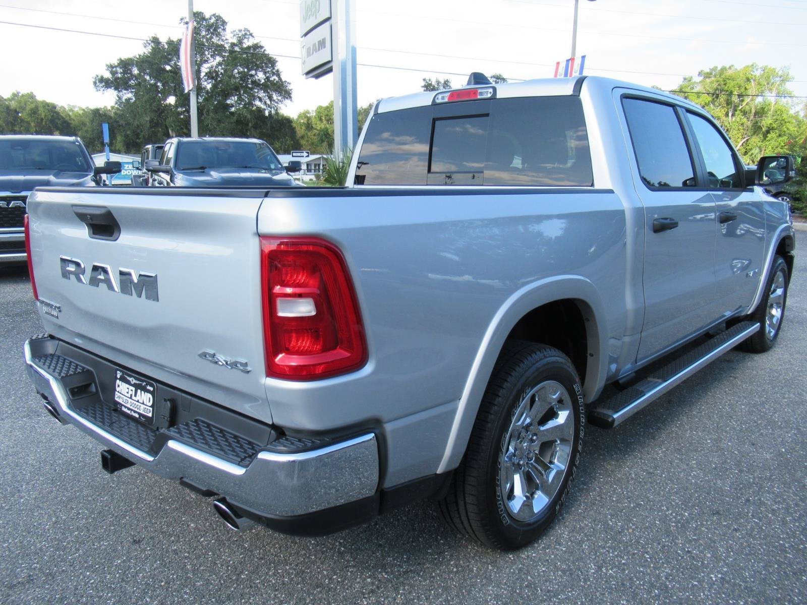 2027 RAM Ram 1500 RAM 1500 BIG HORN CREW CAB 4X4 5'7' BOX