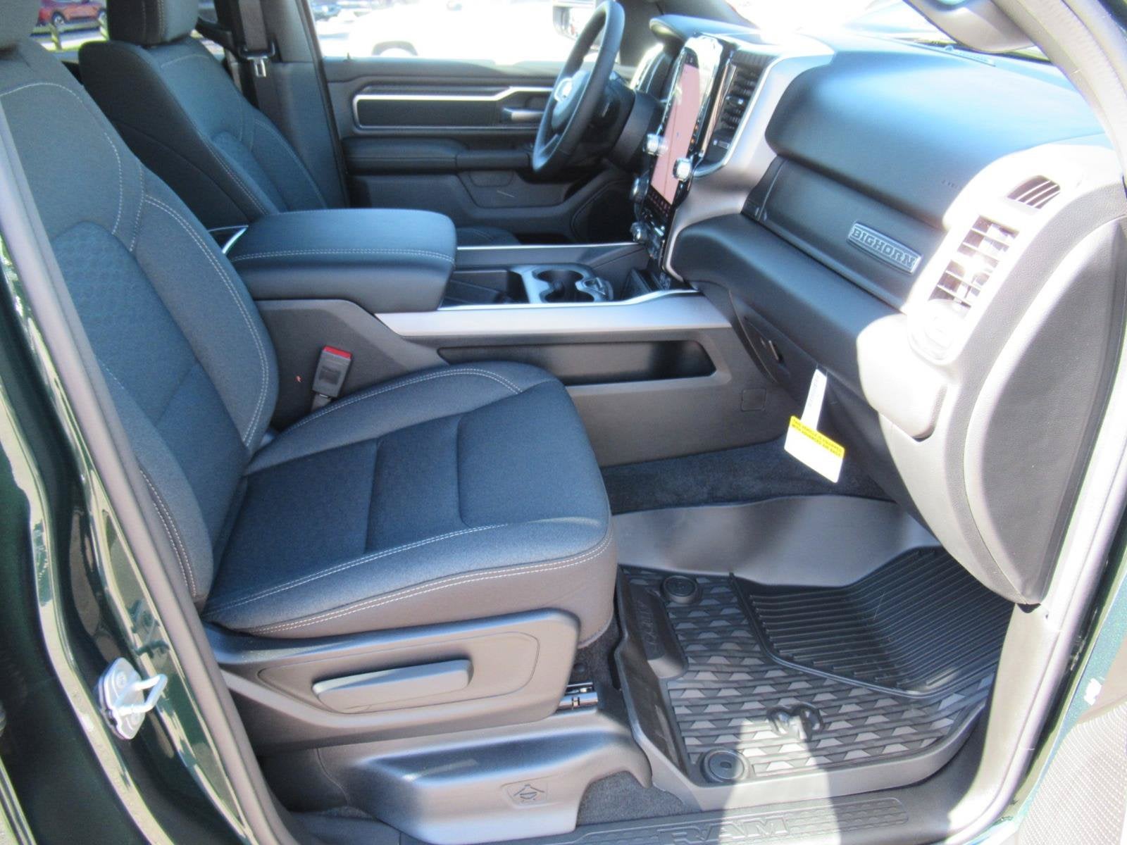 2027 RAM 1500 RAM 1500 BIG HORN CREW CAB 4X4 5'7' BOX