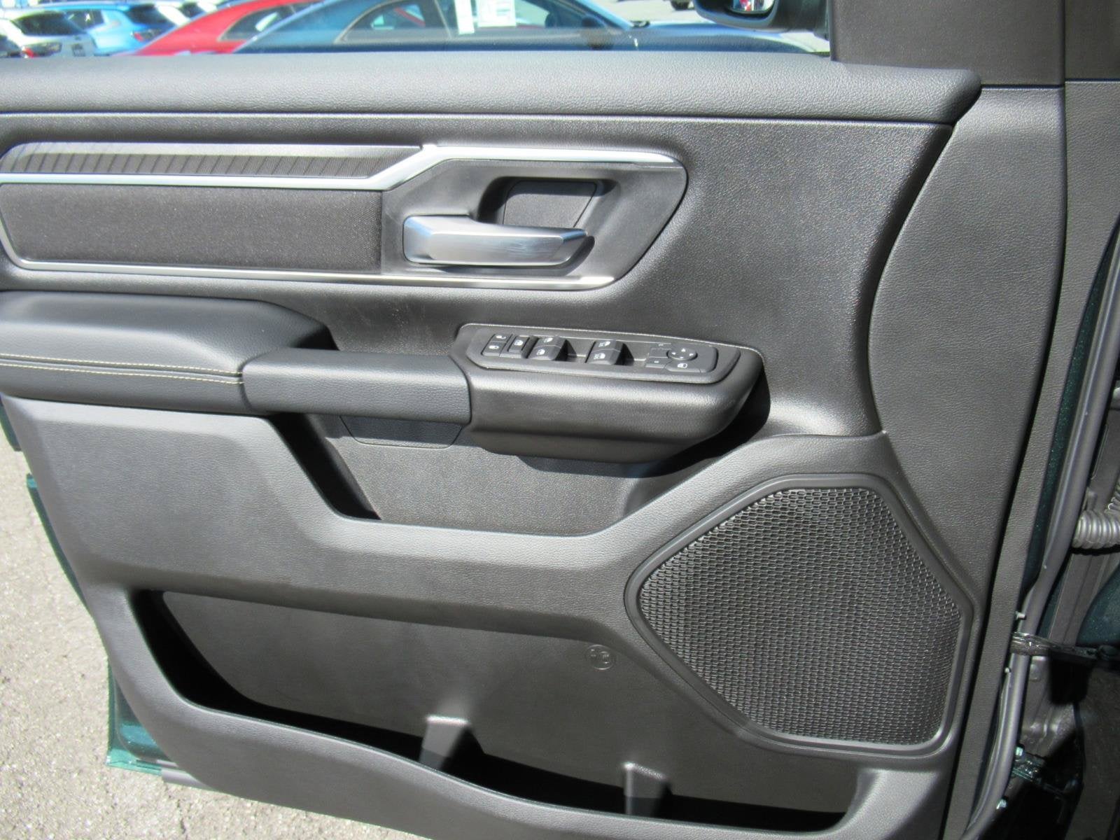 2027 RAM 1500 RAM 1500 BIG HORN CREW CAB 4X4 5'7' BOX