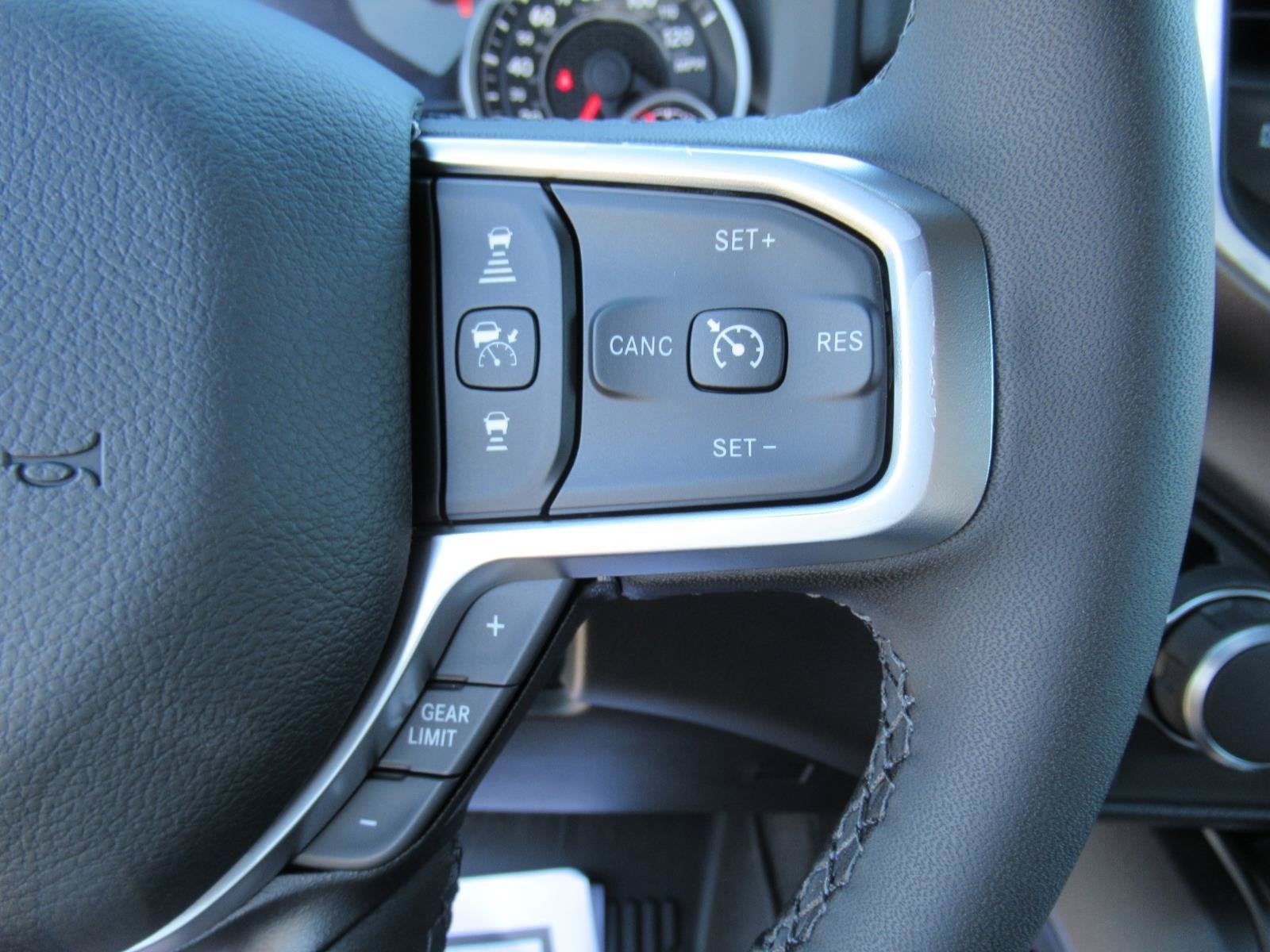 2027 RAM 1500 RAM 1500 BIG HORN CREW CAB 4X4 5'7' BOX