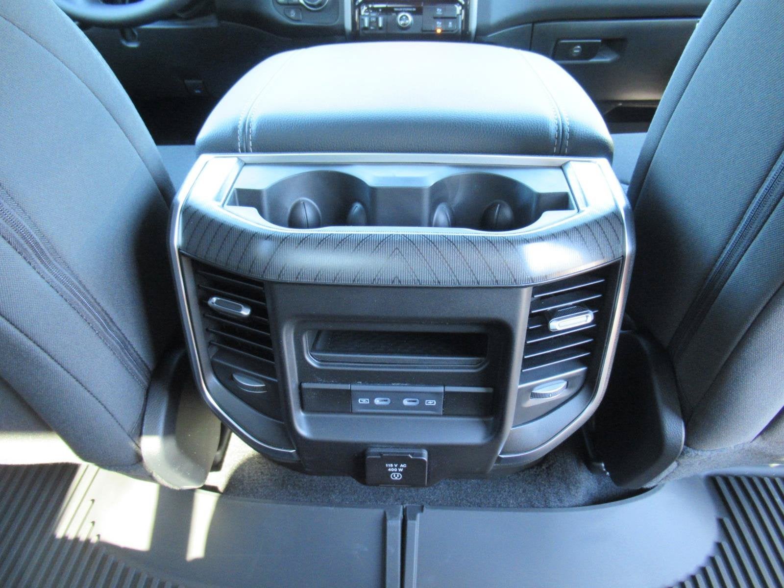 2027 RAM 1500 RAM 1500 BIG HORN CREW CAB 4X4 5'7' BOX