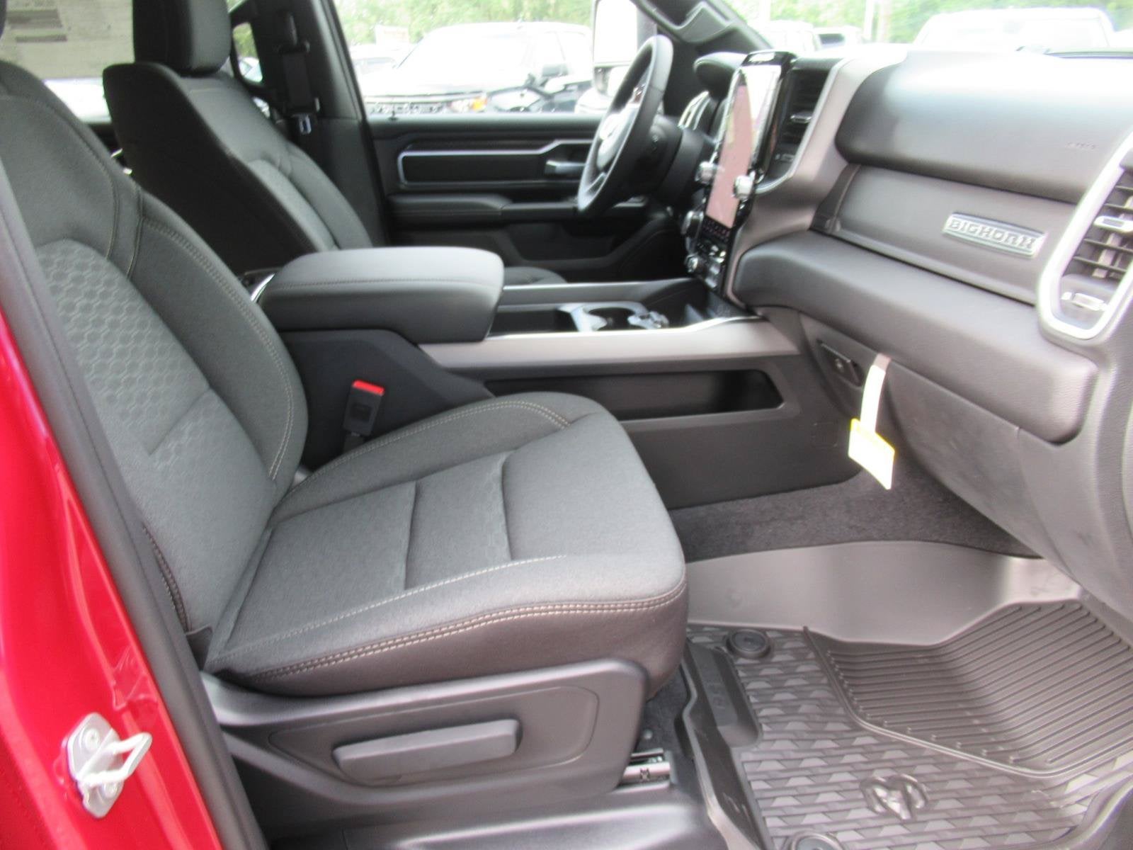 2027 RAM Ram 1500 RAM 1500 BIG HORN CREW CAB 4X4 5'7' BOX
