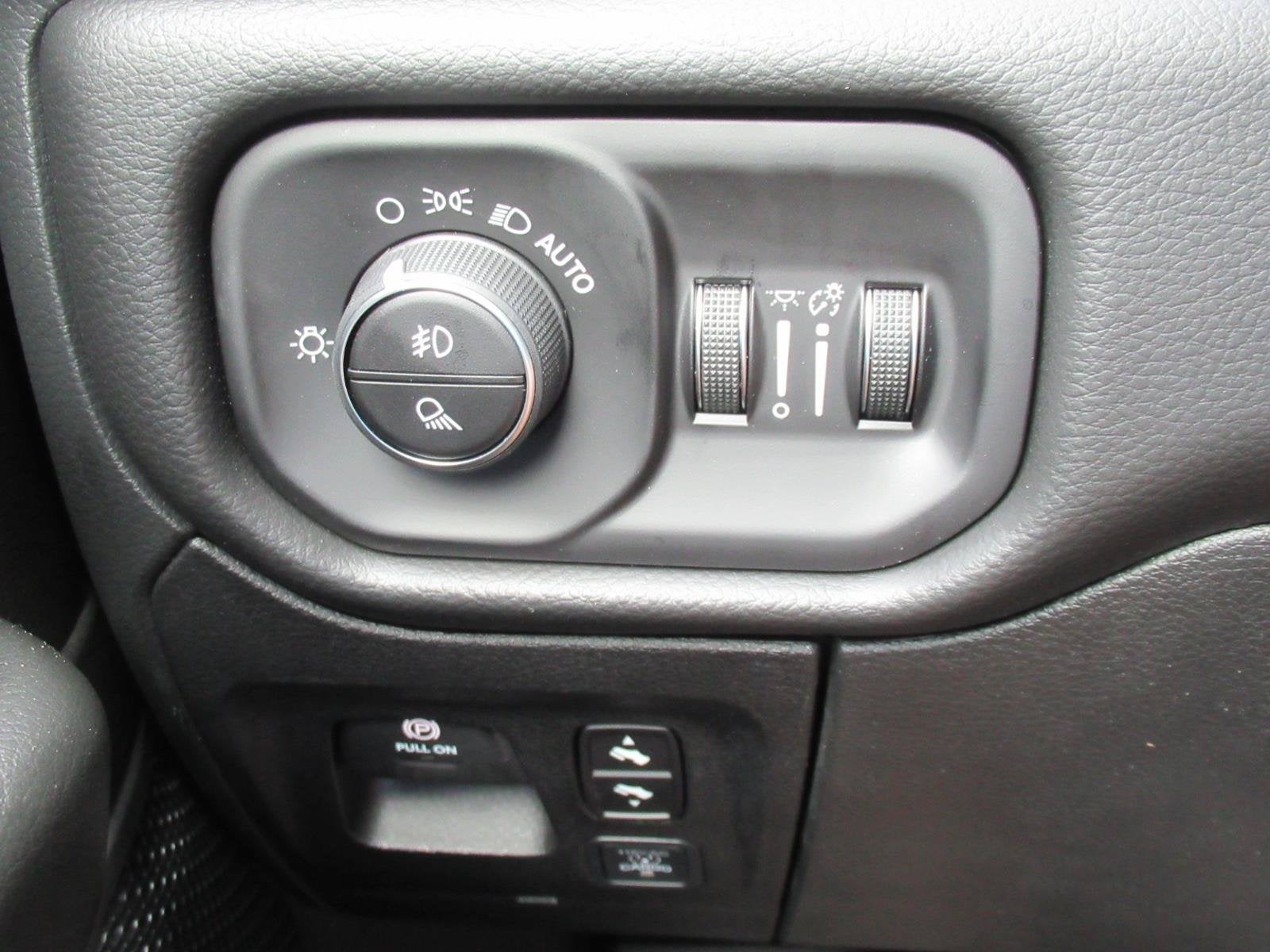 2027 RAM Ram 1500 RAM 1500 BIG HORN CREW CAB 4X4 5'7' BOX