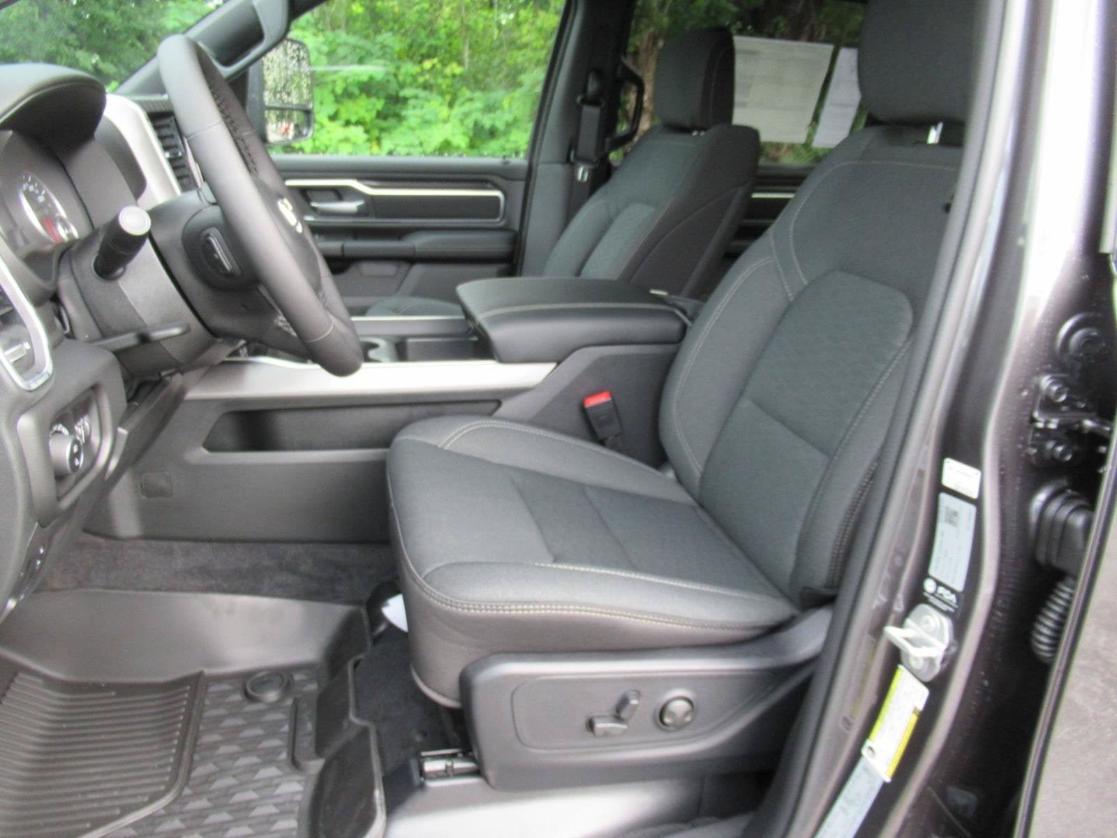 2027 RAM Ram 1500 RAM 1500 BIG HORN CREW CAB 4X4 5'7' BOX