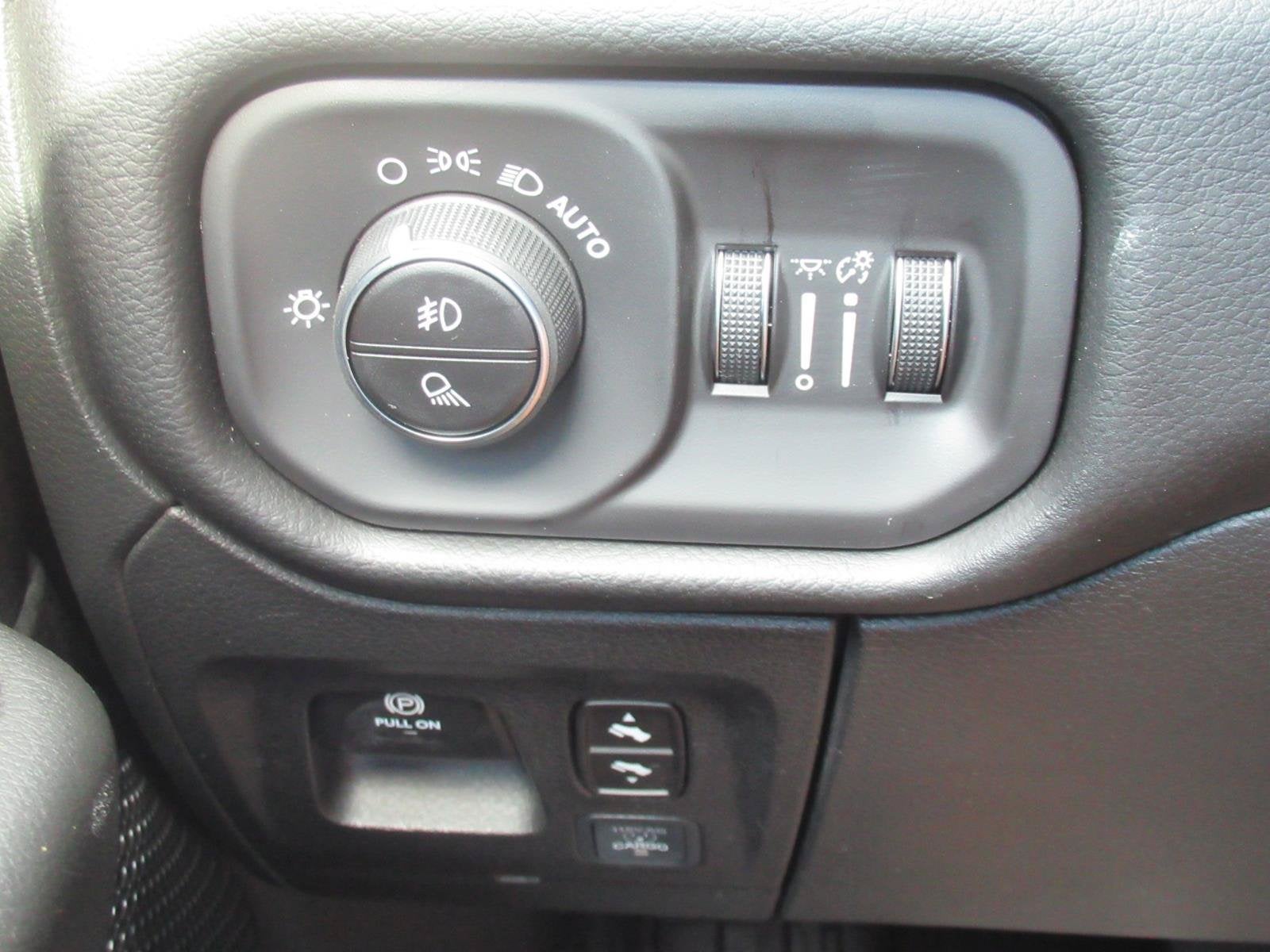 2027 RAM Ram 1500 RAM 1500 BIG HORN CREW CAB 4X4 5'7' BOX