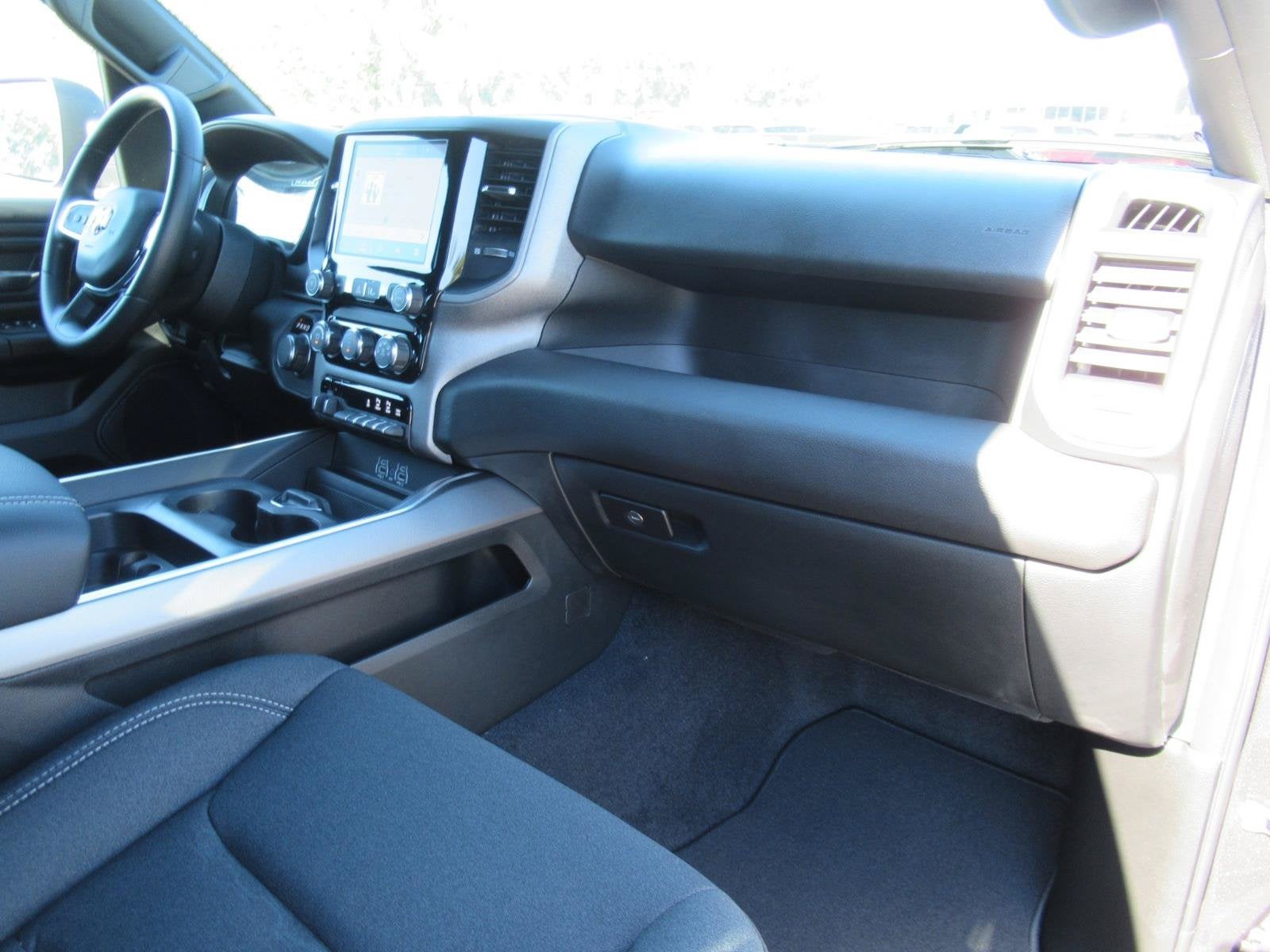 2027 RAM 1500 RAM 1500 EXPRESS CREW CAB 4X4 5'7' BOX